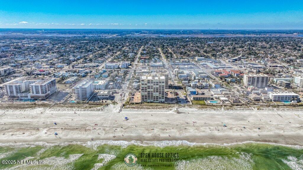 917 1ST Street N, 902