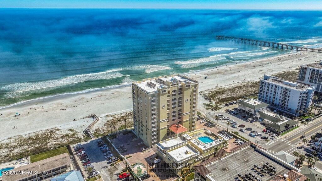 917 1ST Street N, 902