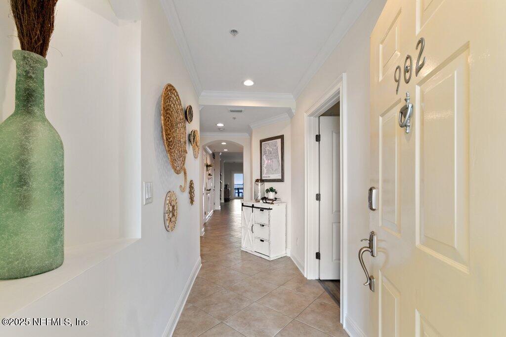 917 1ST Street N, 902