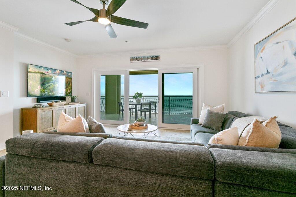 917 1ST Street N, 902