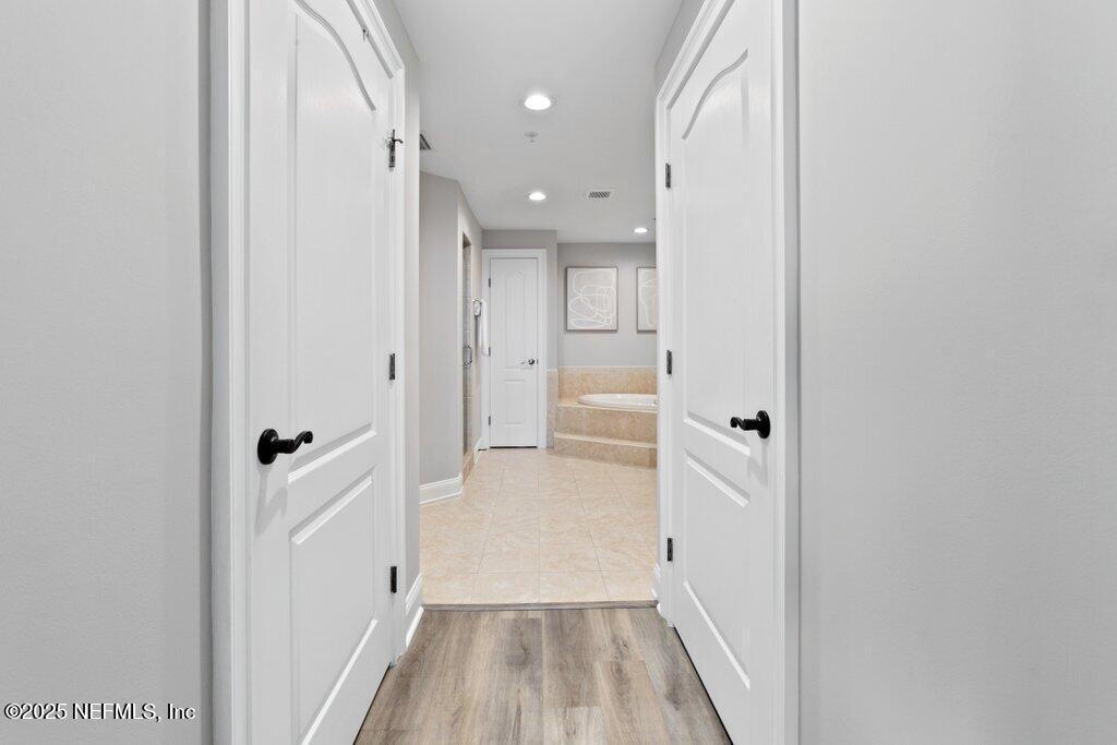 917 1ST Street N, 902