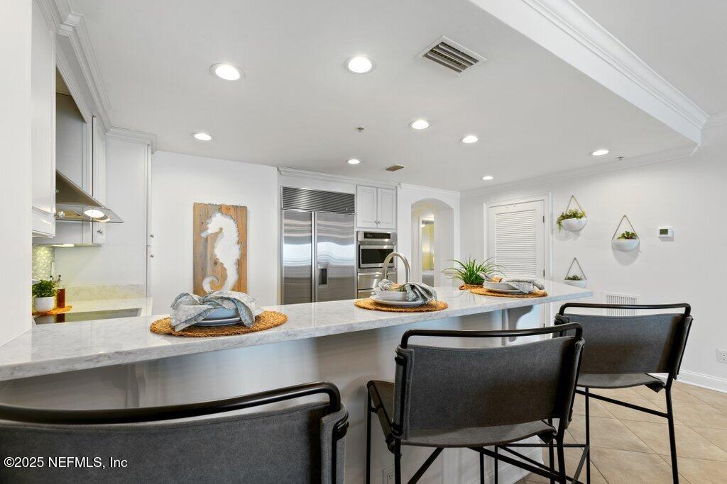 917 1ST Street N, 902