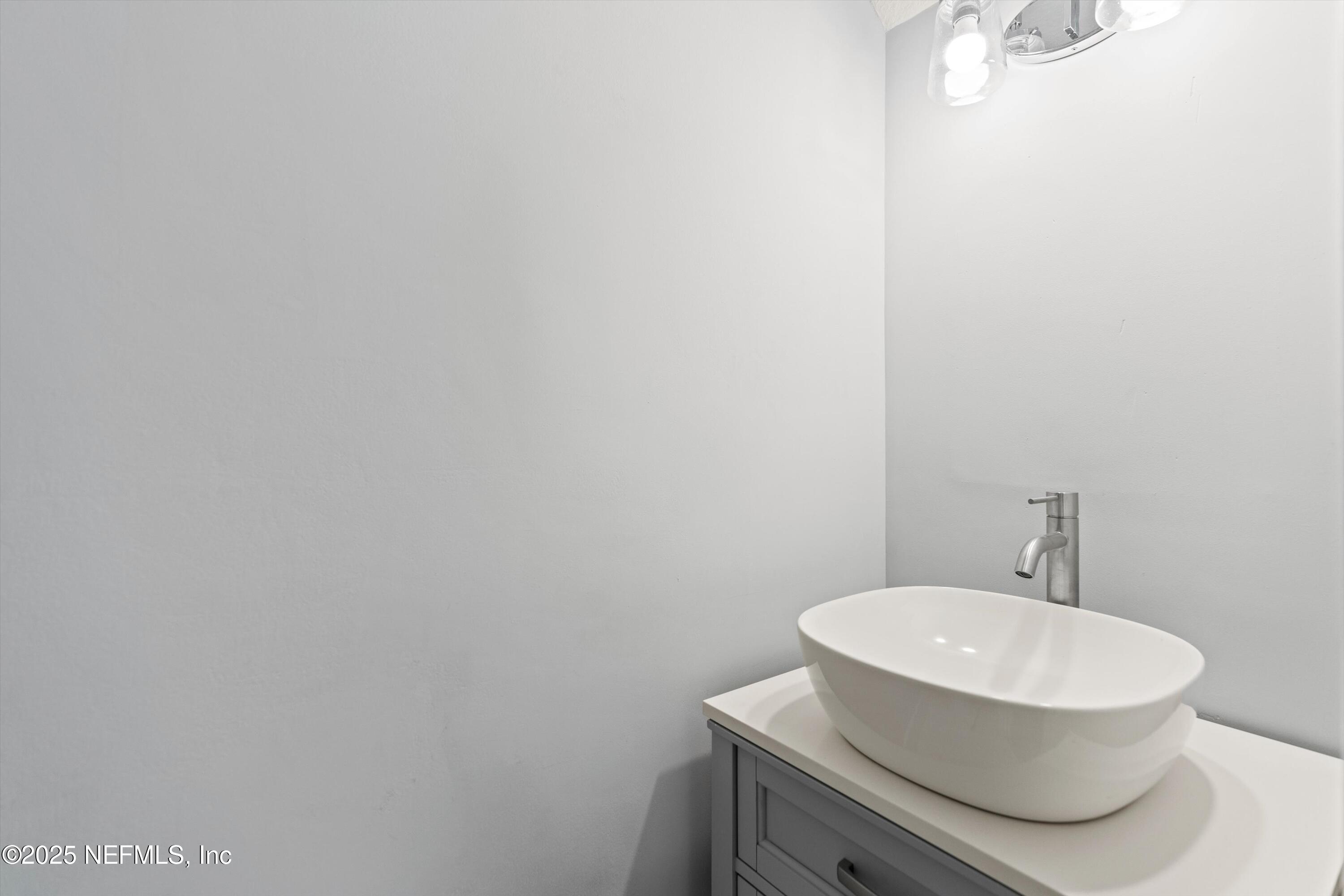 1538 SAND DOLLAR Circle