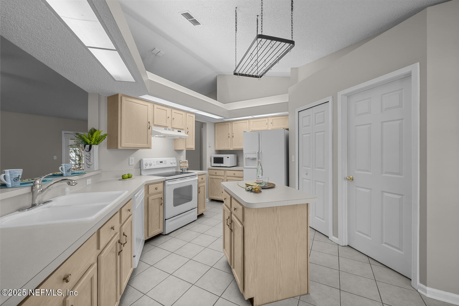 2330 COMPANION Circle E