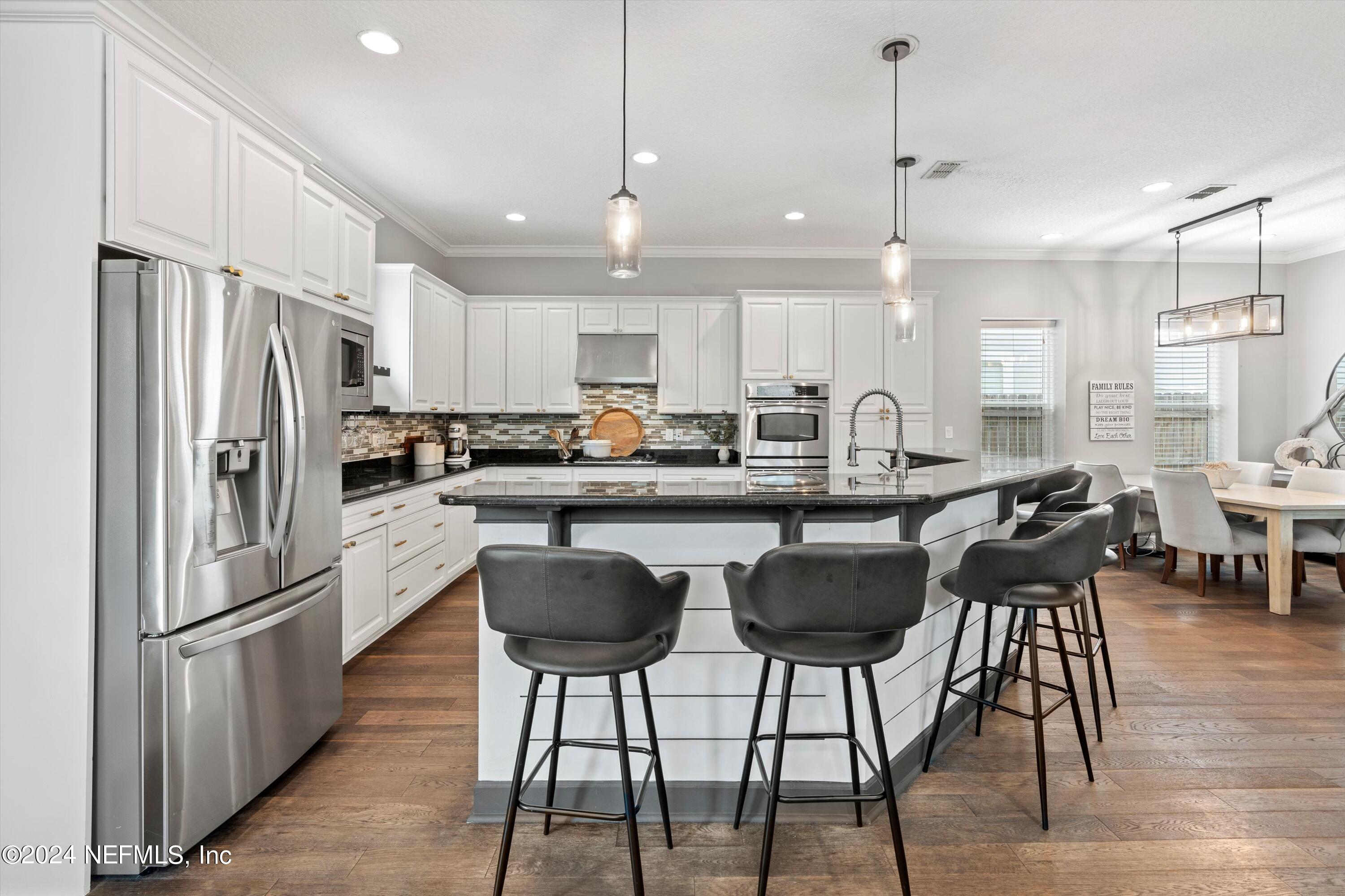 3940 GRANDE Boulevard