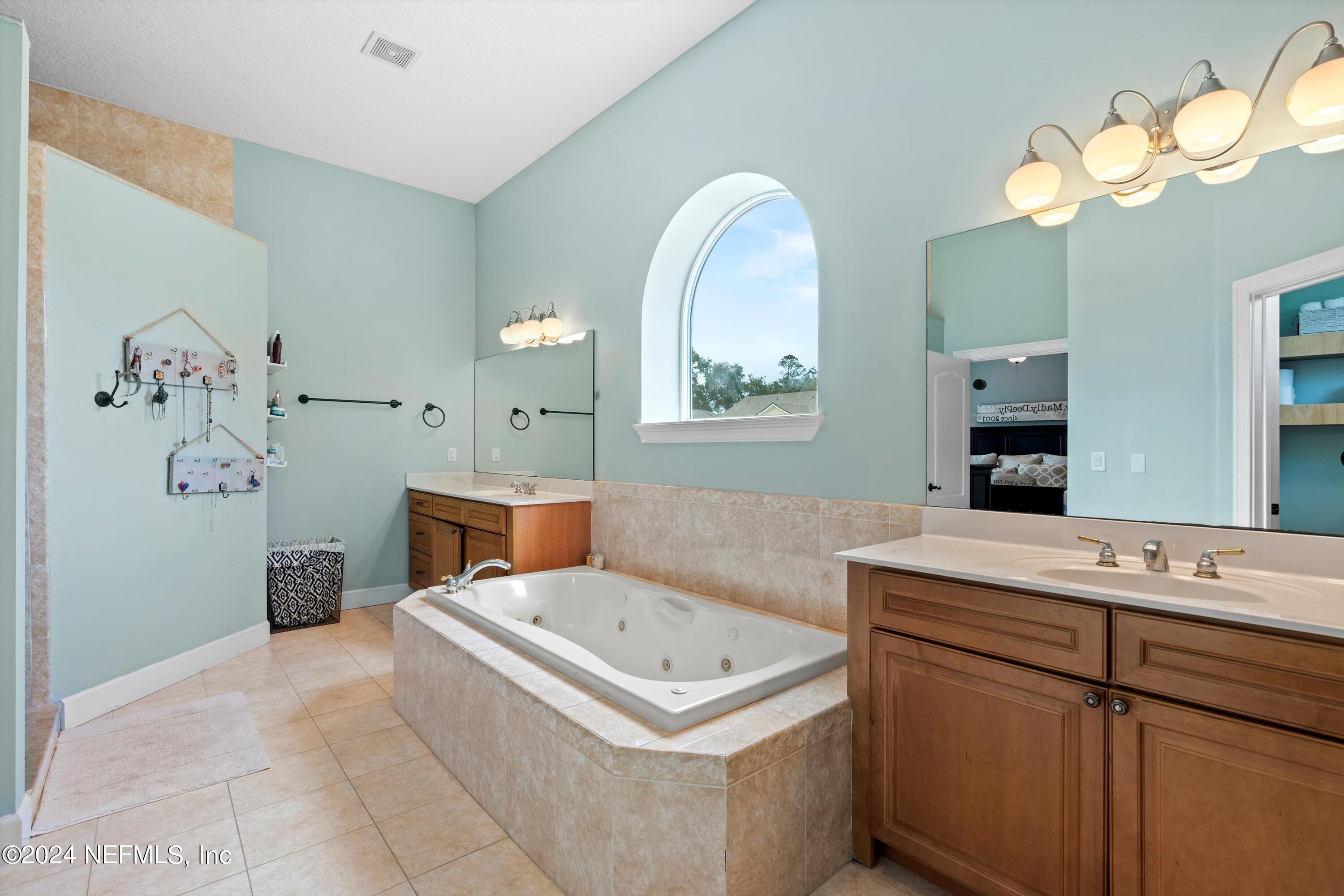 3940 GRANDE Boulevard