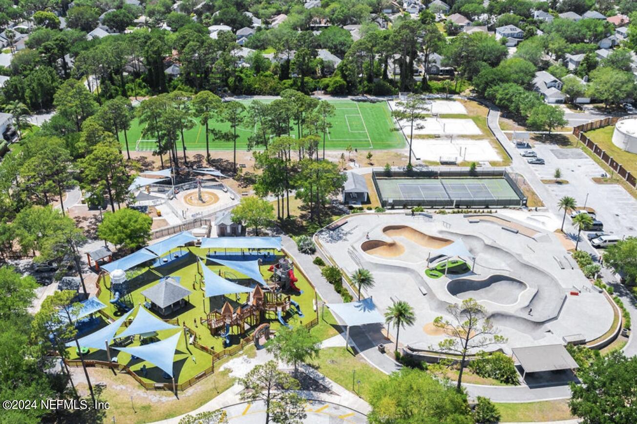 3940 GRANDE Boulevard