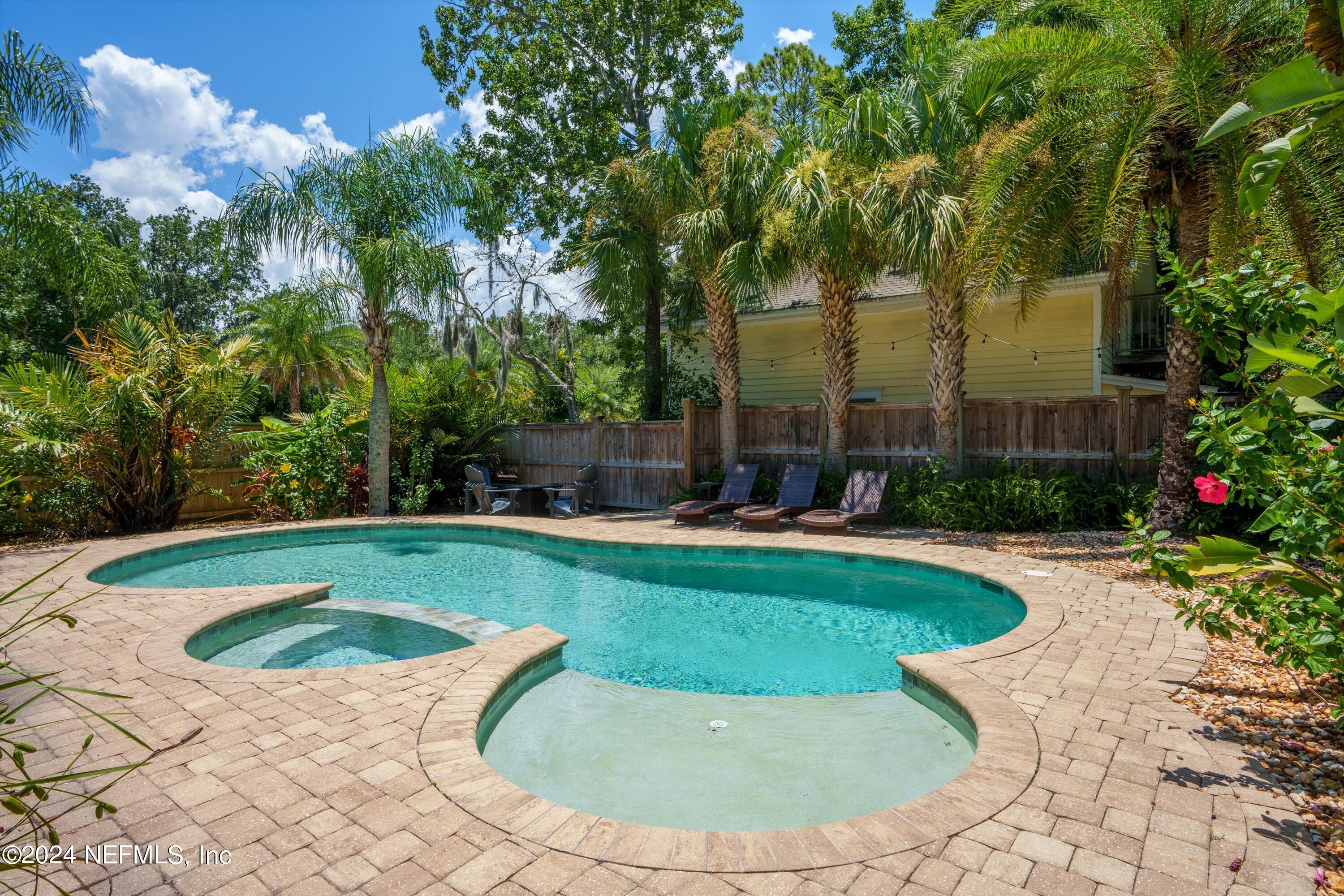 3940 GRANDE Boulevard