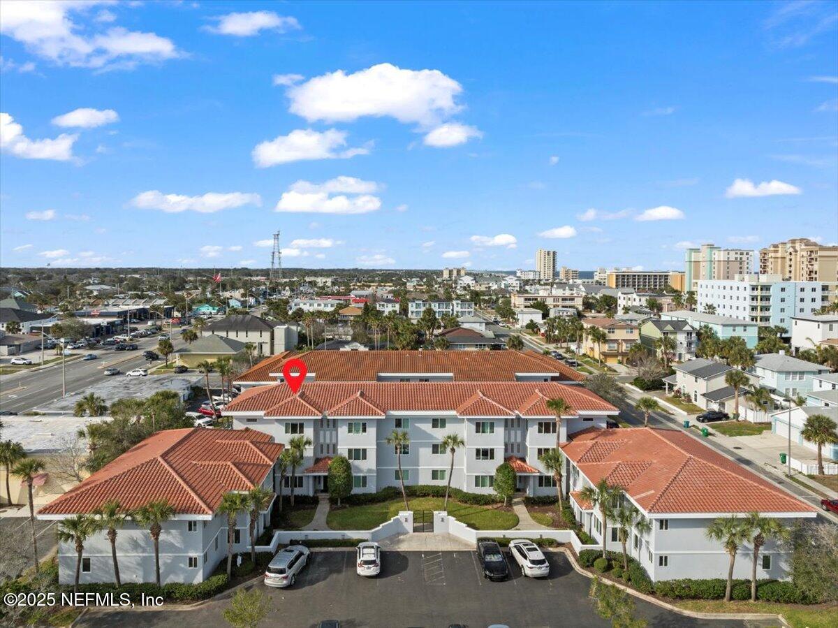 201 10TH Avenue N, 206N