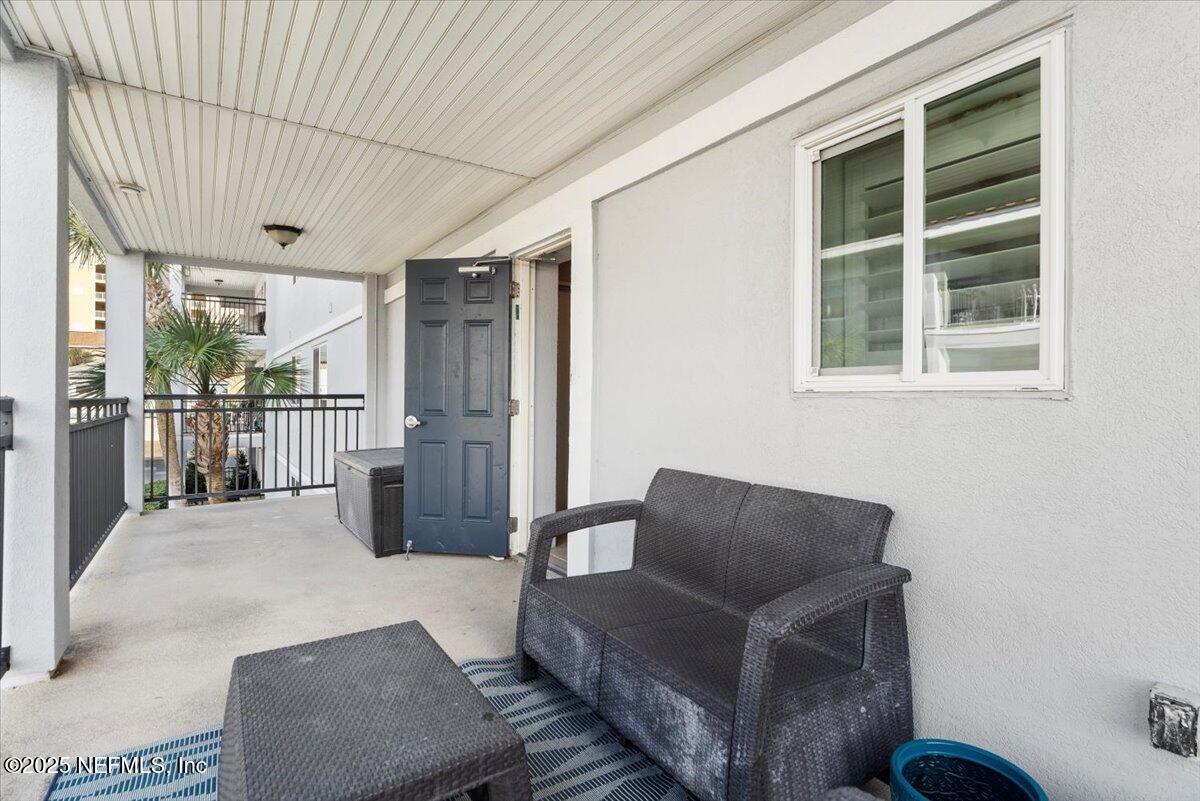 201 10TH Avenue N, 206N