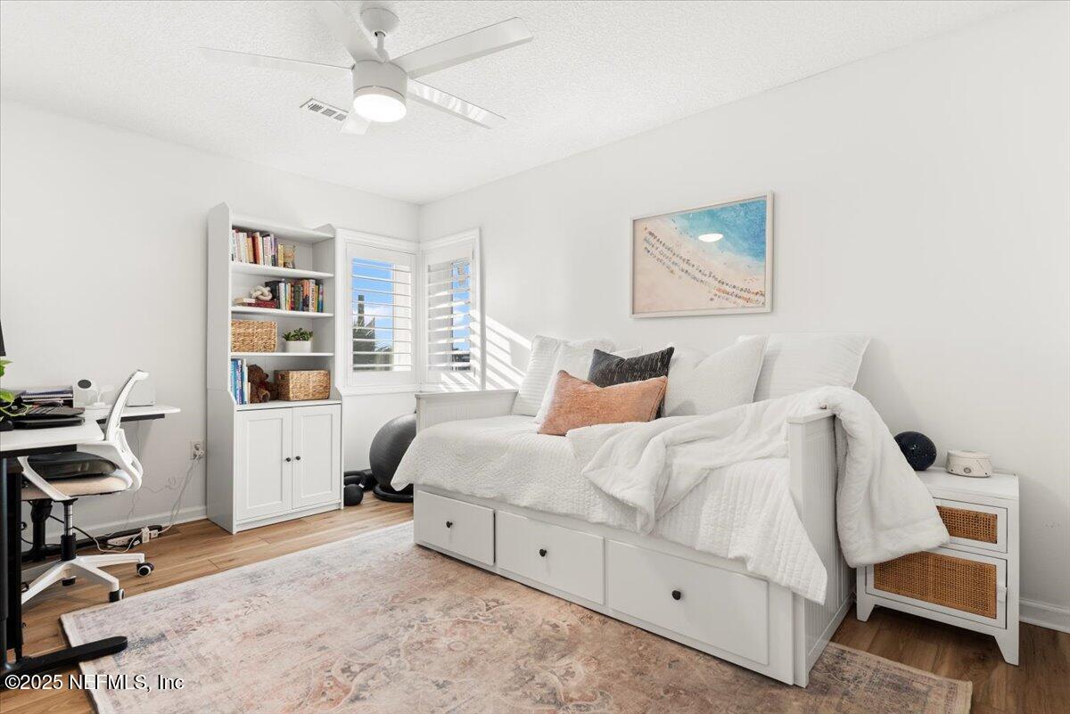 201 10TH Avenue N, 206N