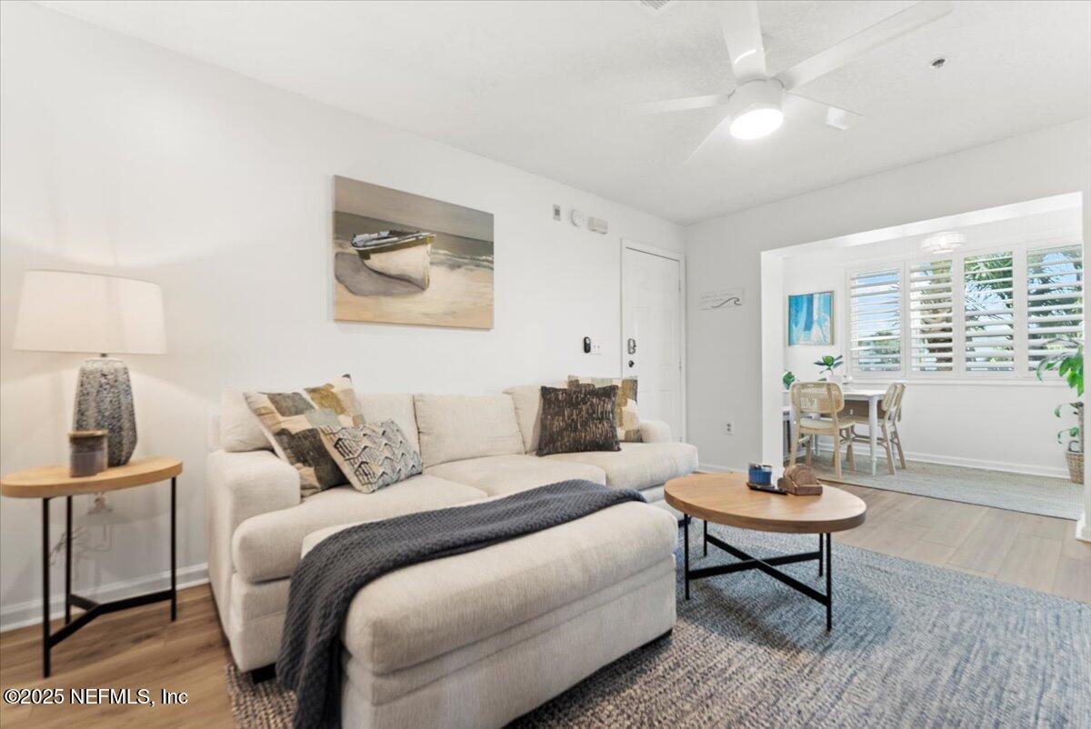 201 10TH Avenue N, 206N