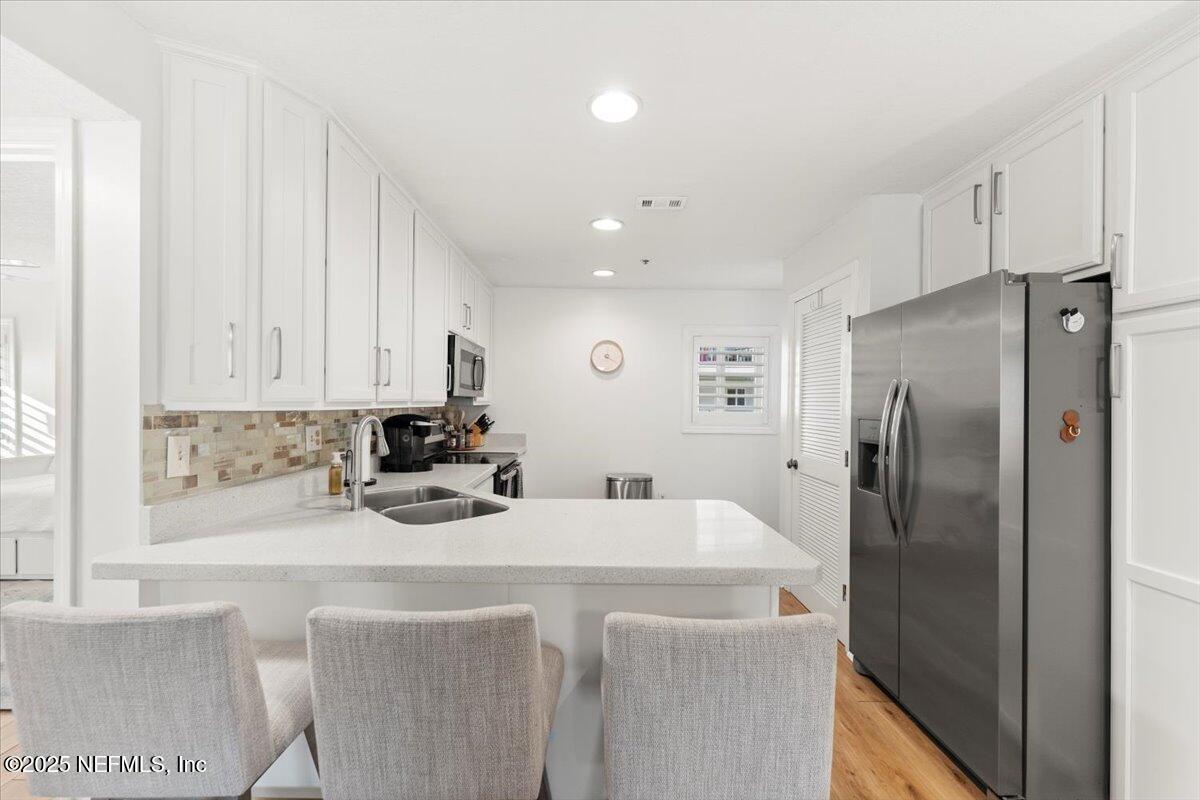 201 10TH Avenue N, 206N