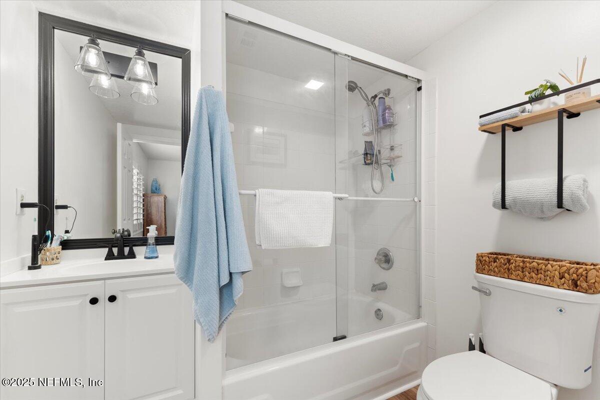 201 10TH Avenue N, 206N