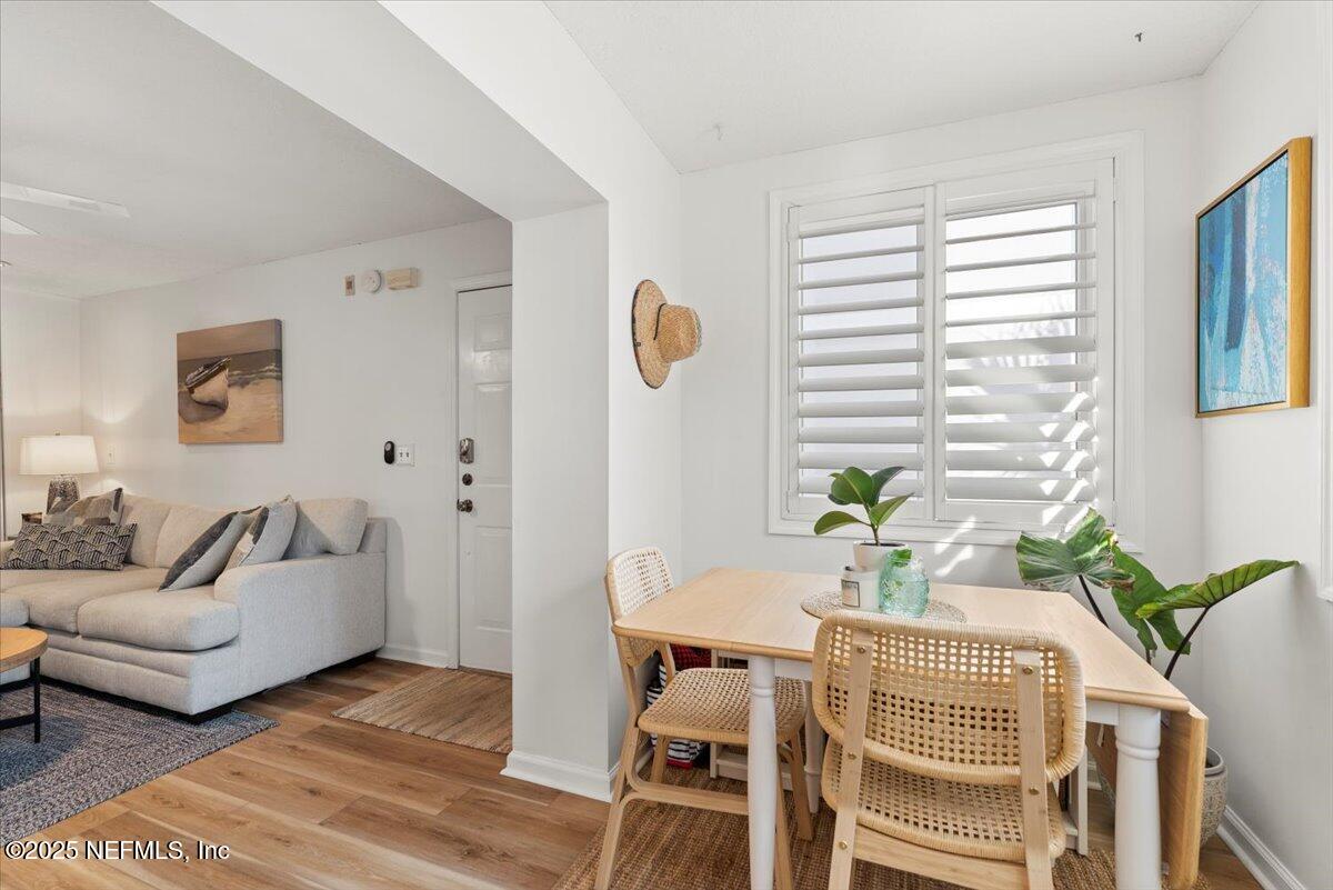 201 10TH Avenue N, 206N