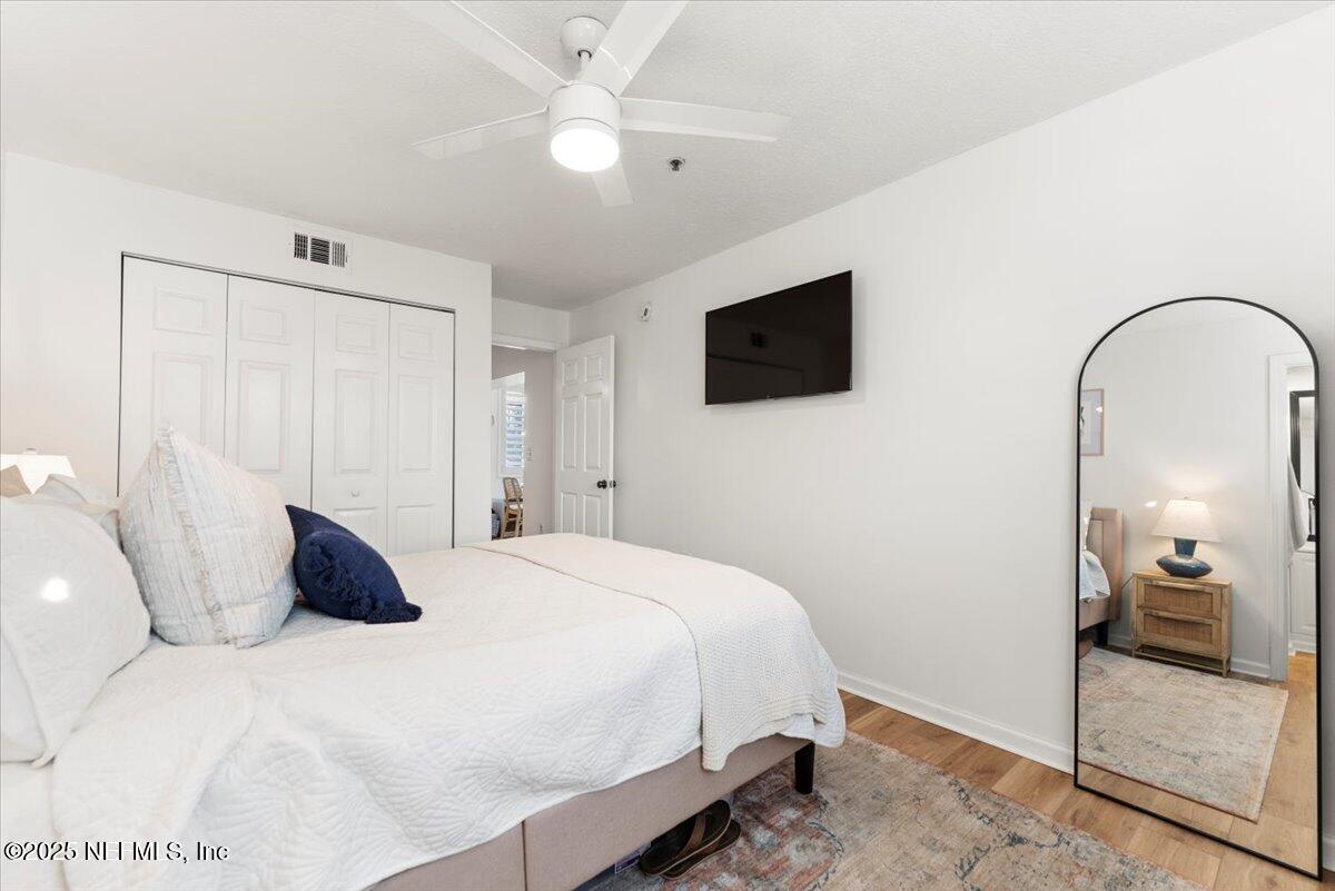 201 10TH Avenue N, 206N