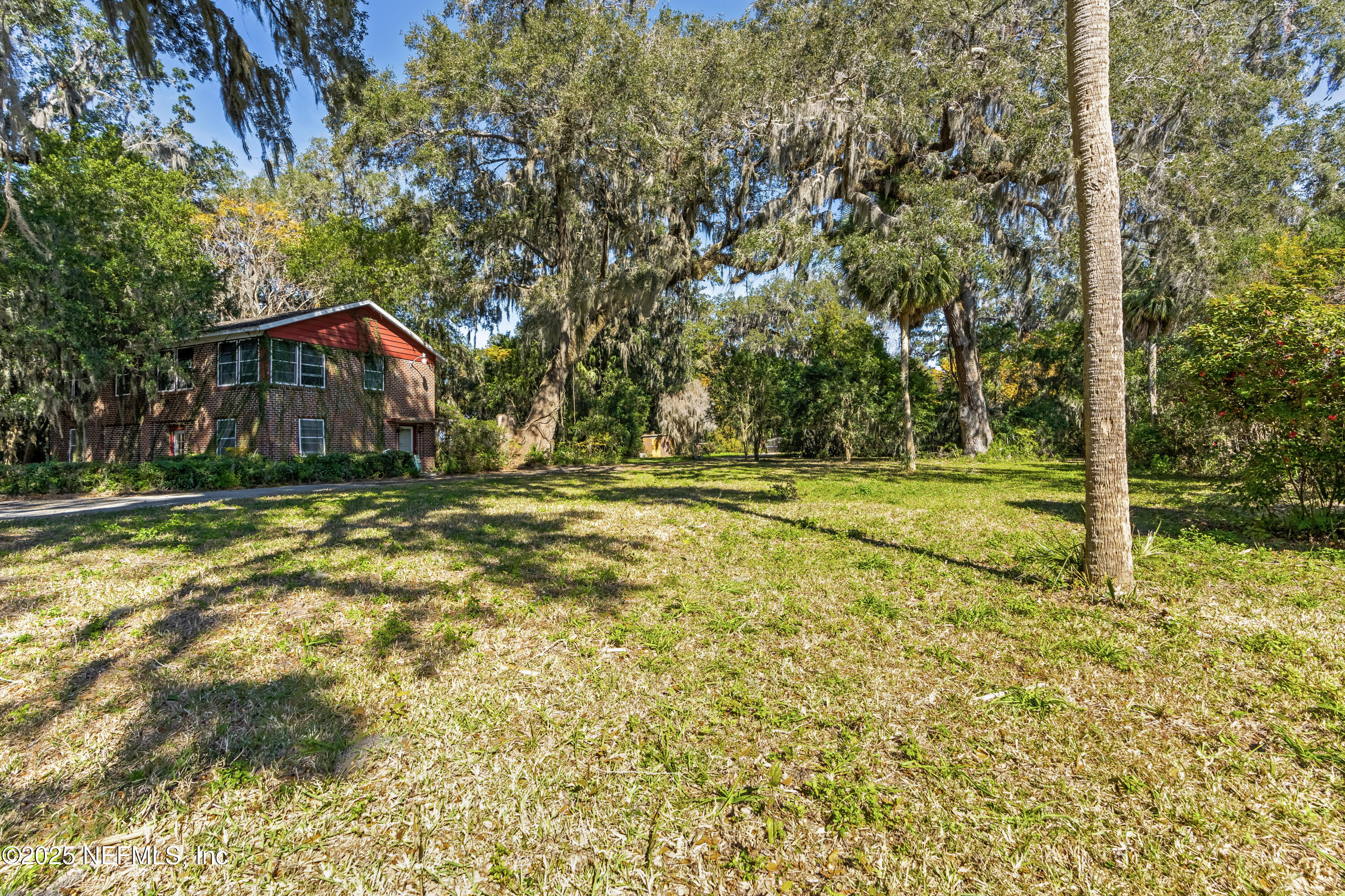 2729 FOREST Circle