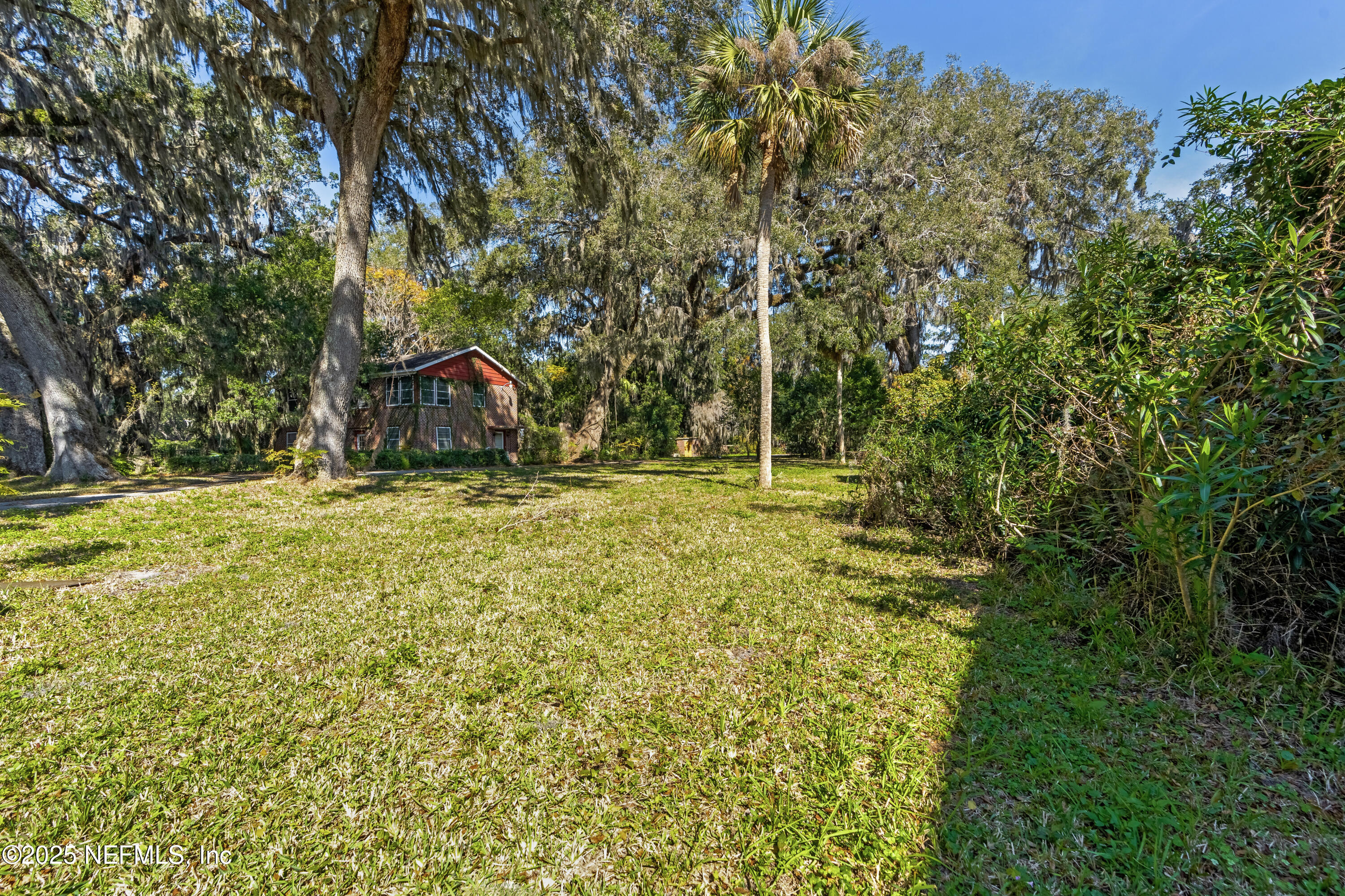 2729 FOREST Circle