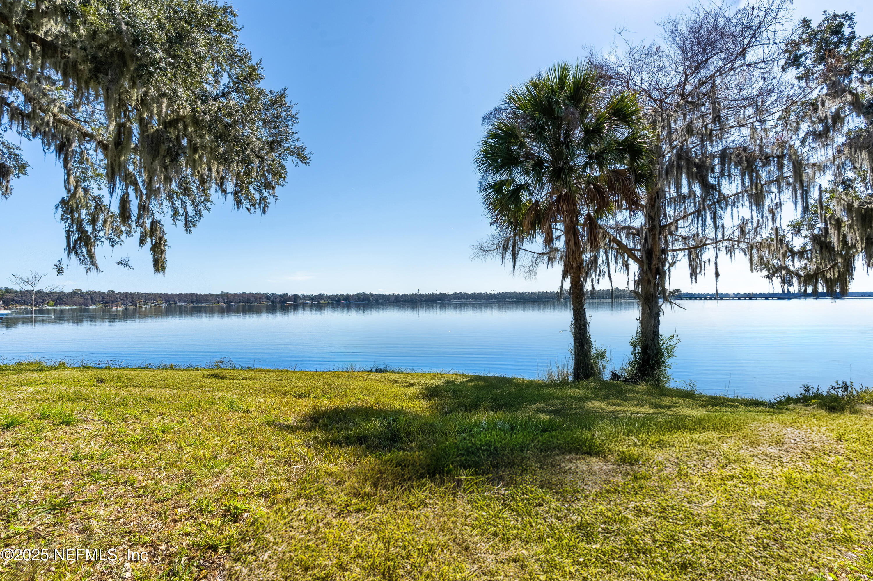 2729 FOREST Circle
