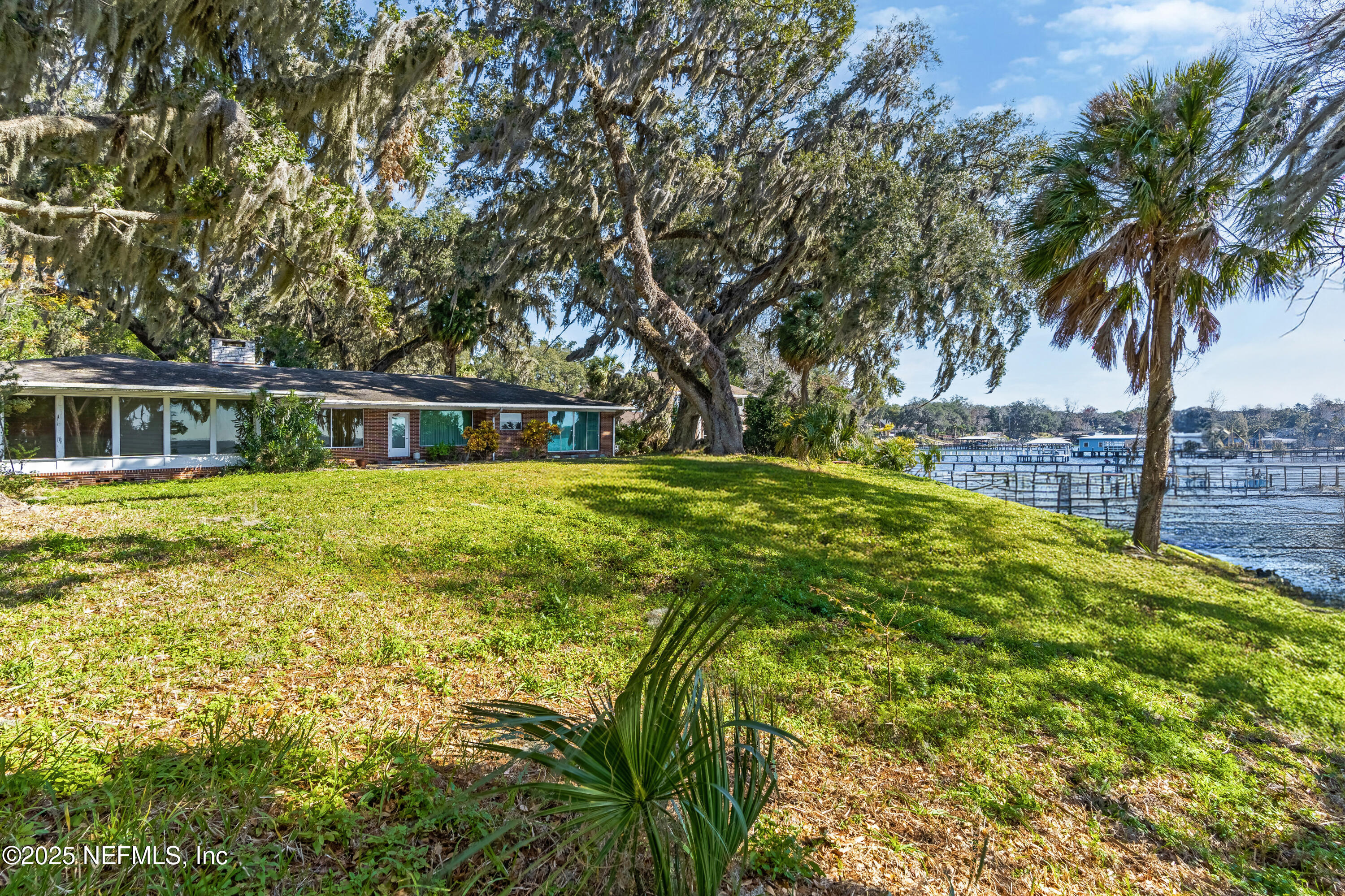 2729 FOREST Circle