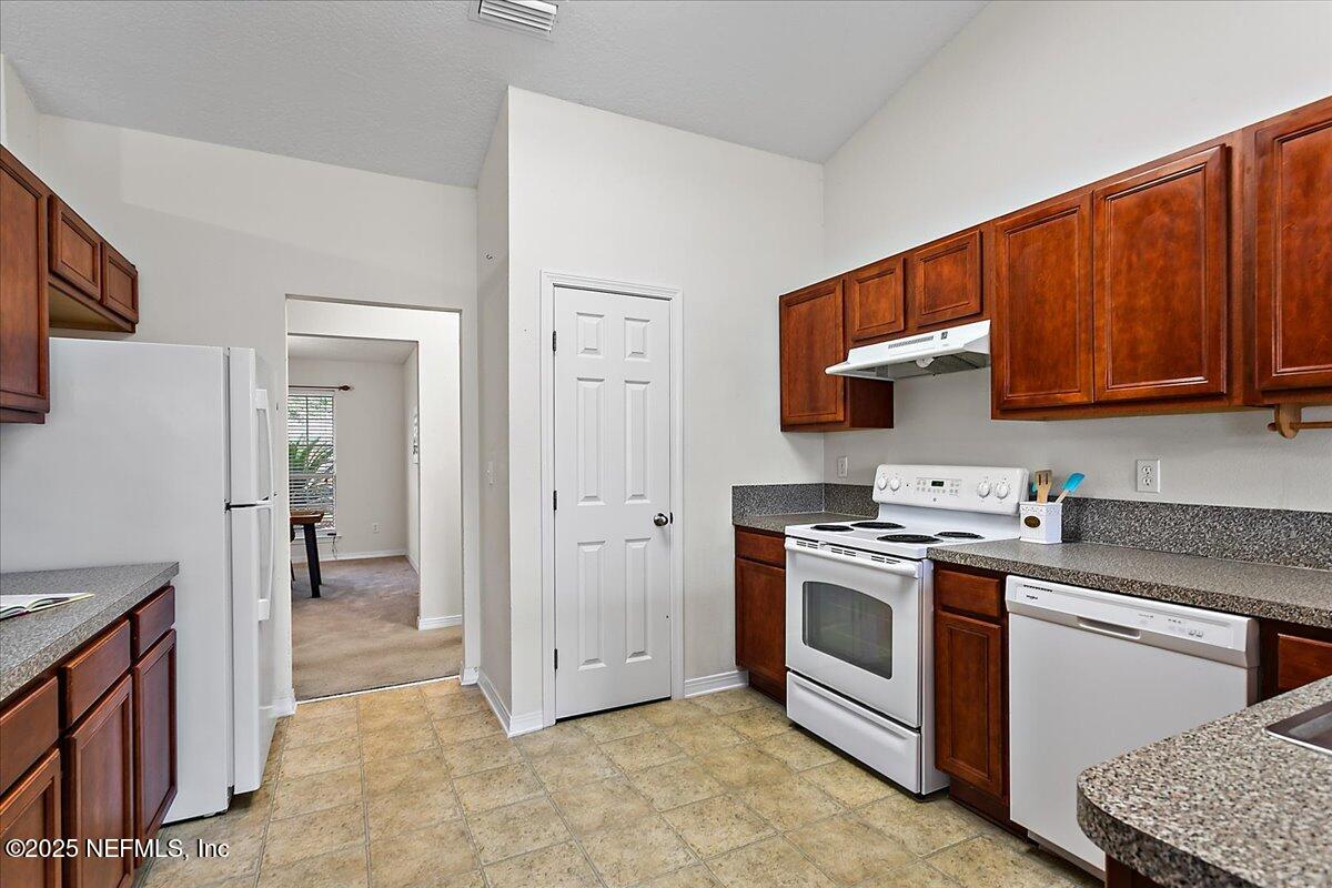 3257 SILVERADO Circle