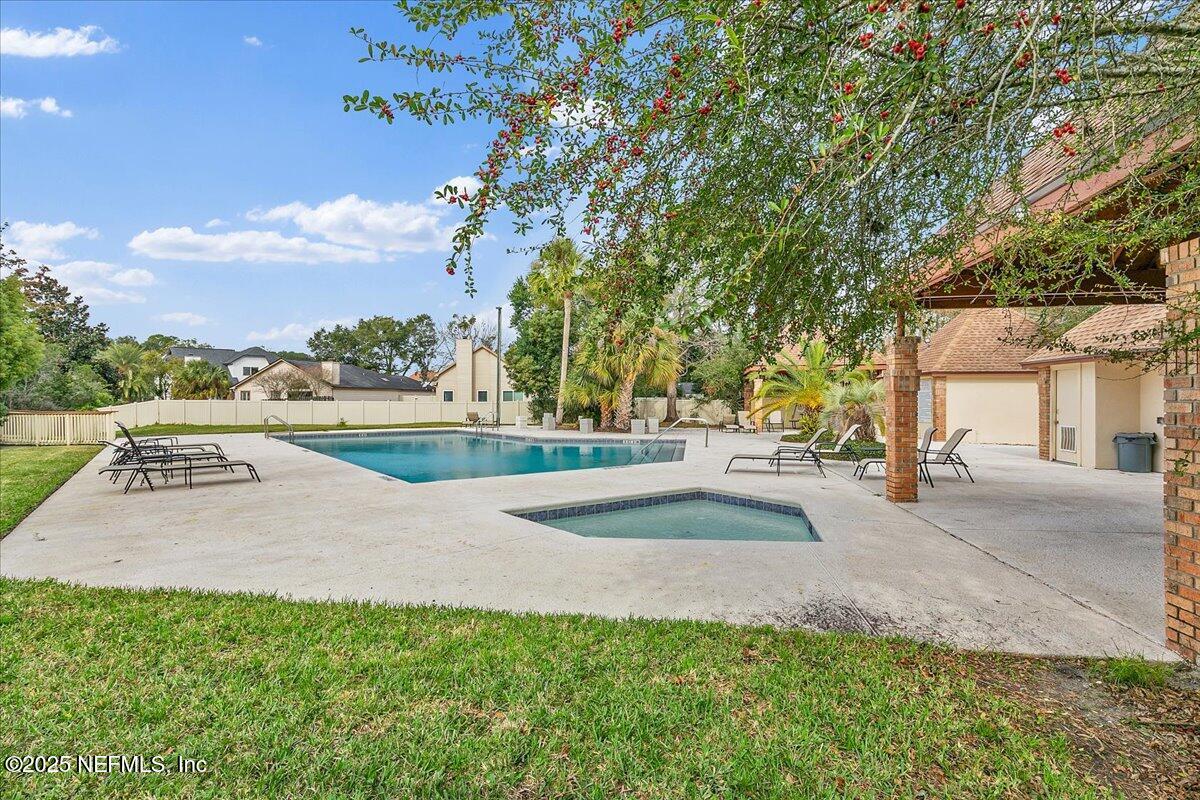 2710 LANTANA LAKES Drive E