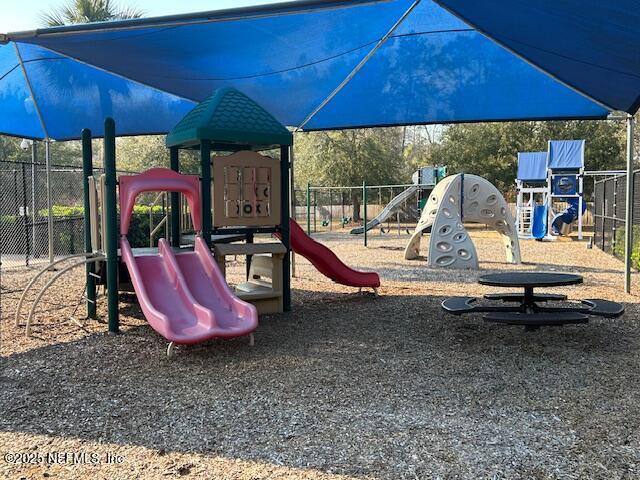 388 MARTIN LAKES Drive W