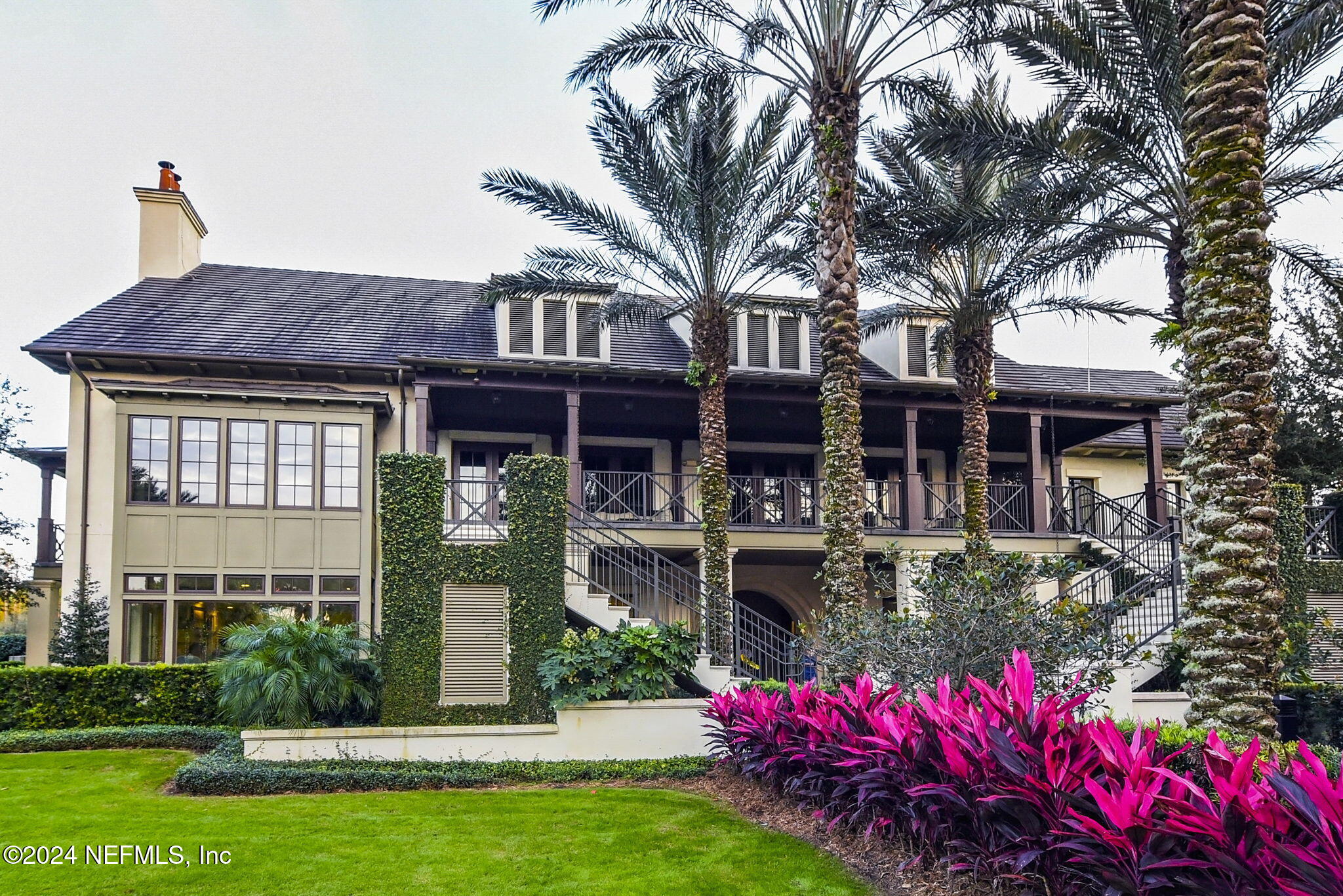 333 GREENLEAF LAKES Avenue