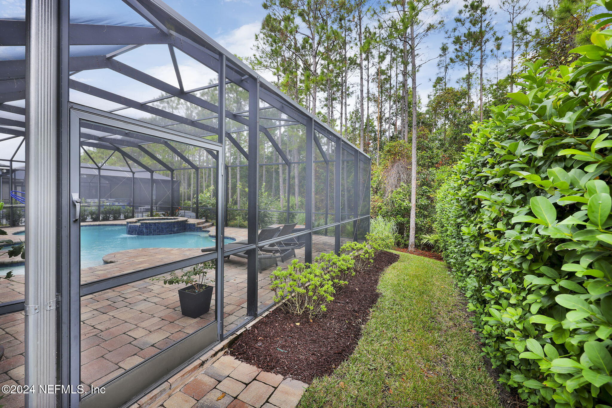 333 GREENLEAF LAKES Avenue