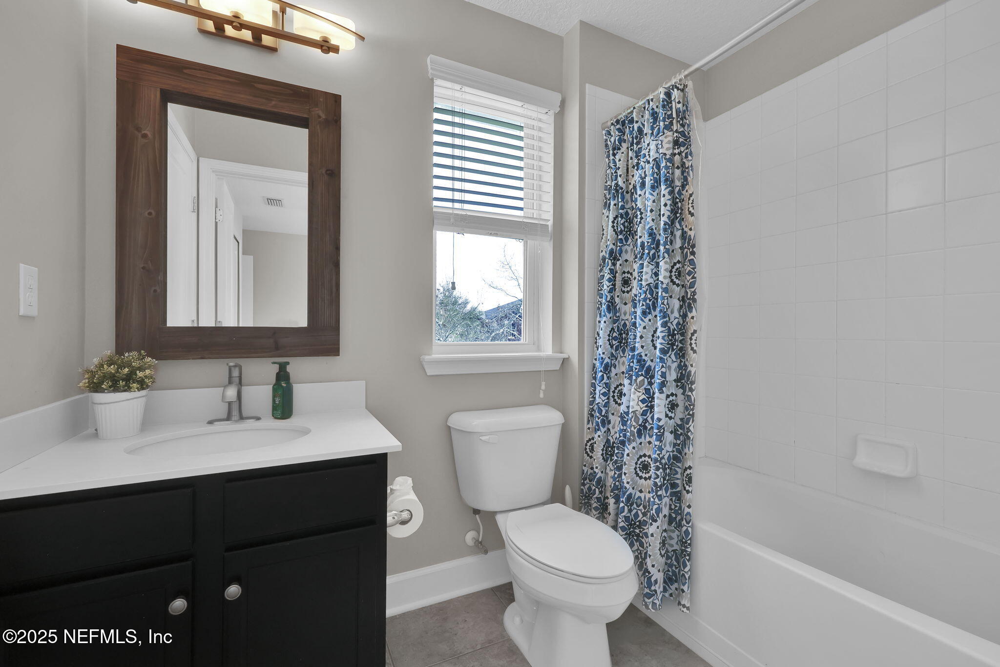 333 GREENLEAF LAKES Avenue