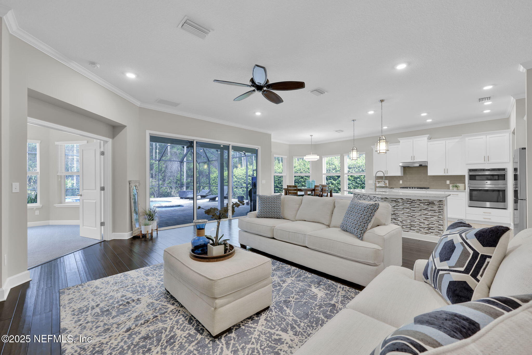 333 GREENLEAF LAKES Avenue