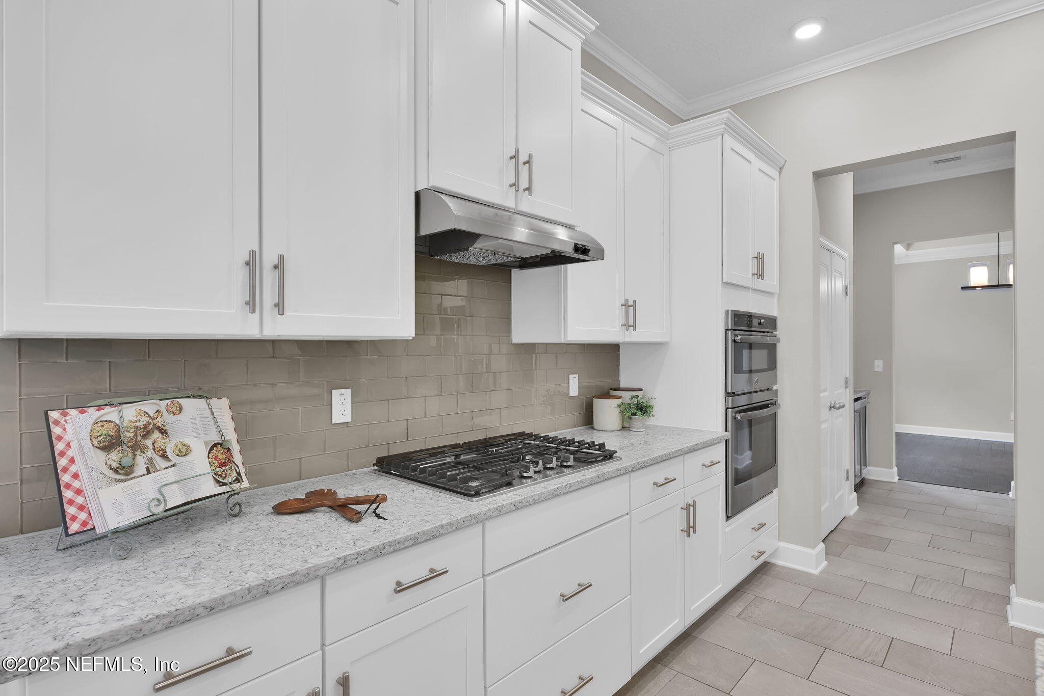 333 GREENLEAF LAKES Avenue