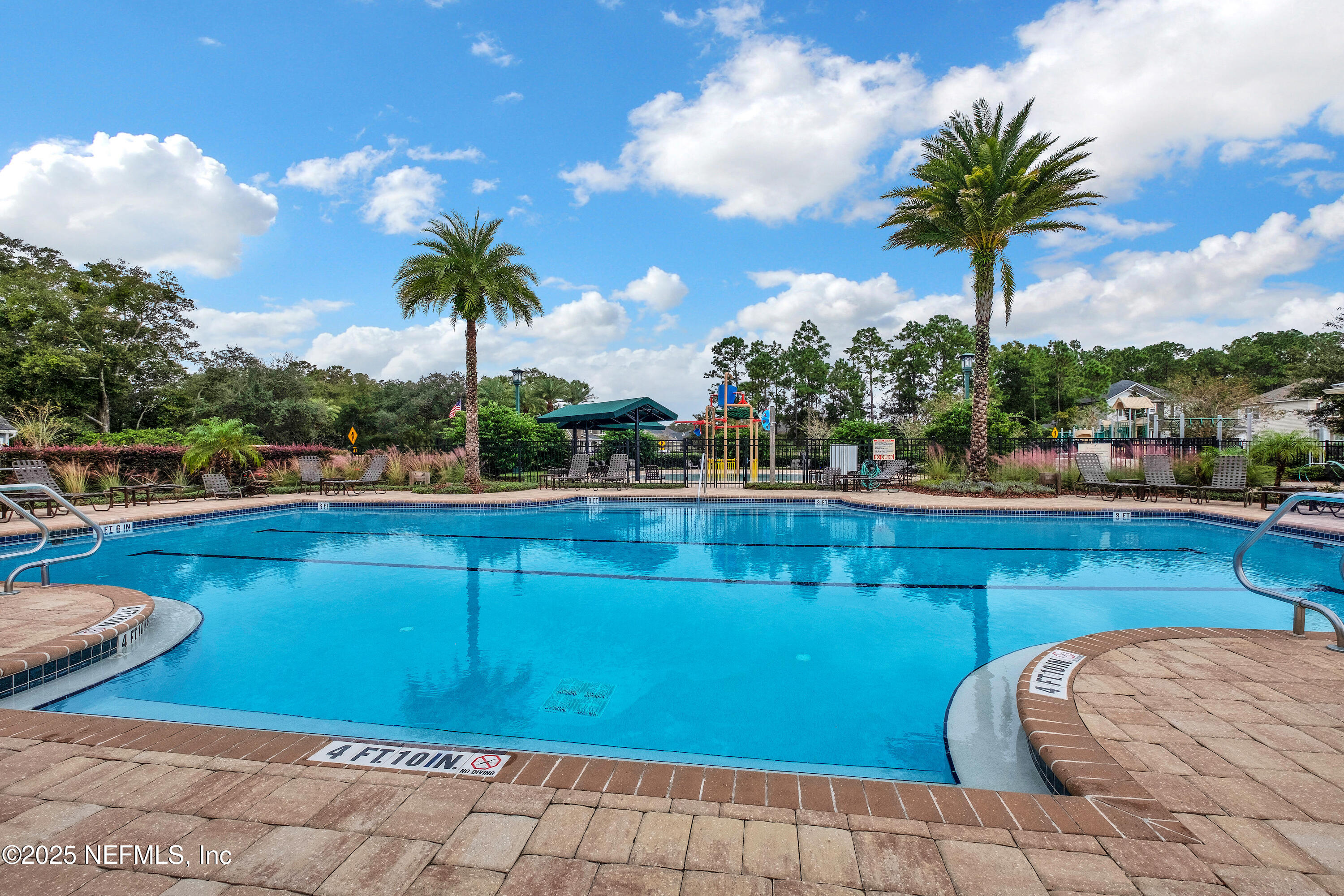 3512 CROSSVIEW Drive