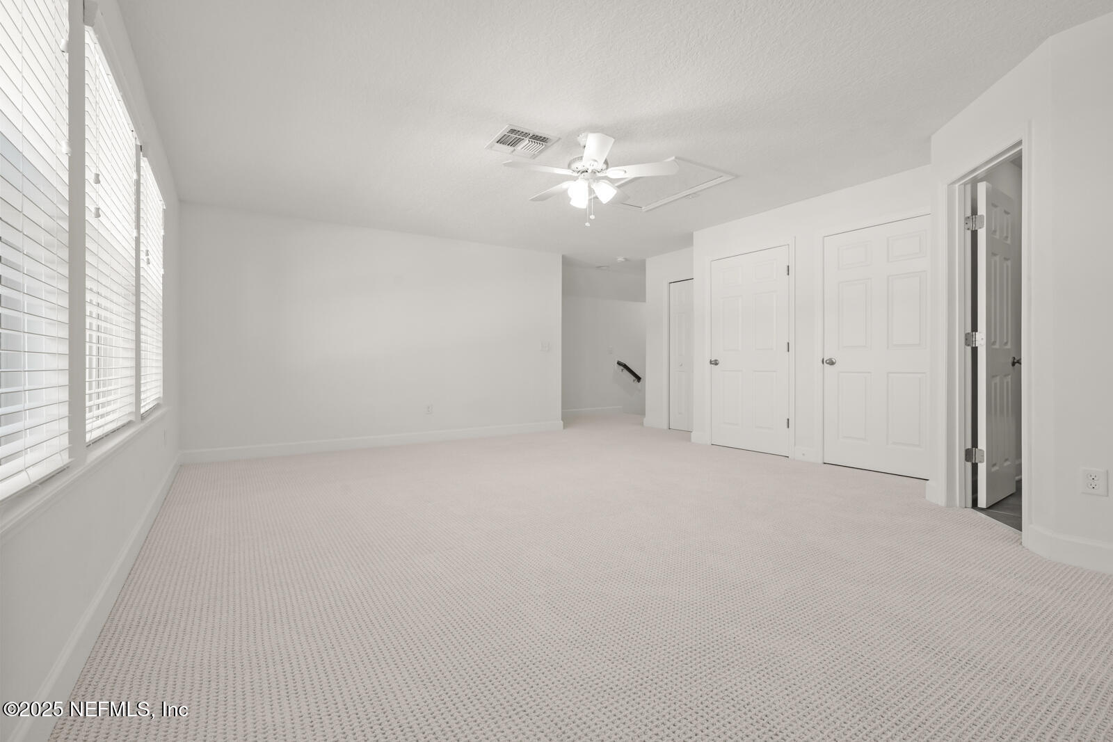 3512 CROSSVIEW Drive