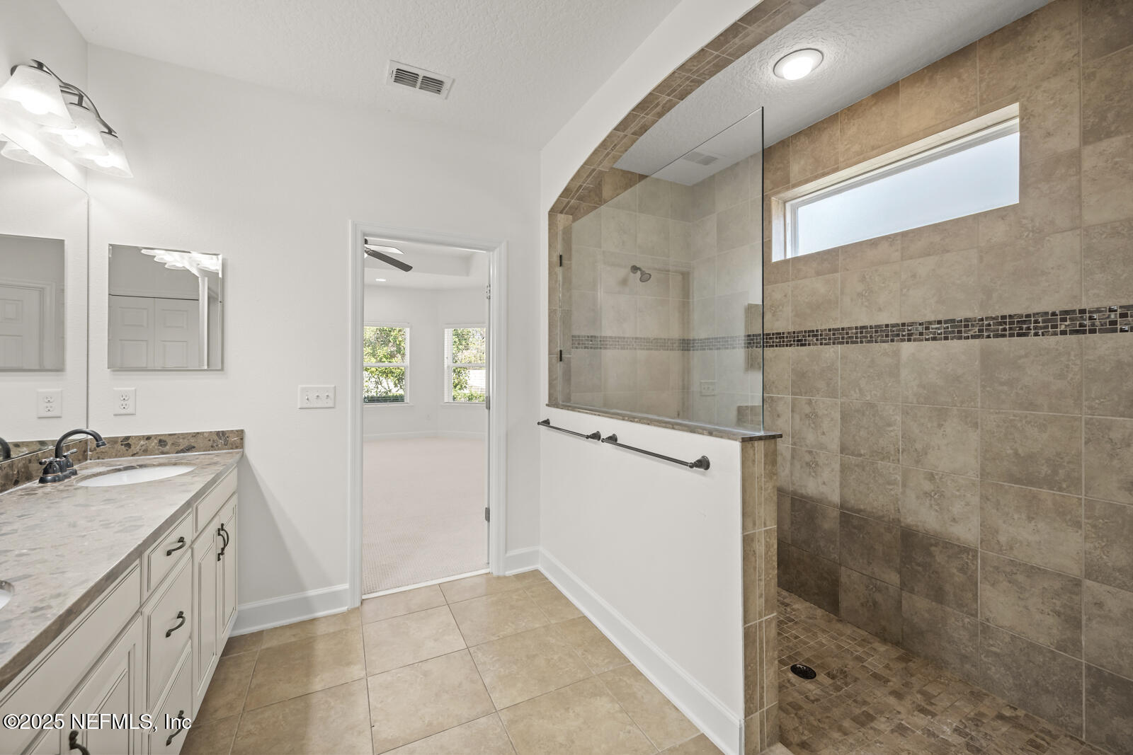 3512 CROSSVIEW Drive