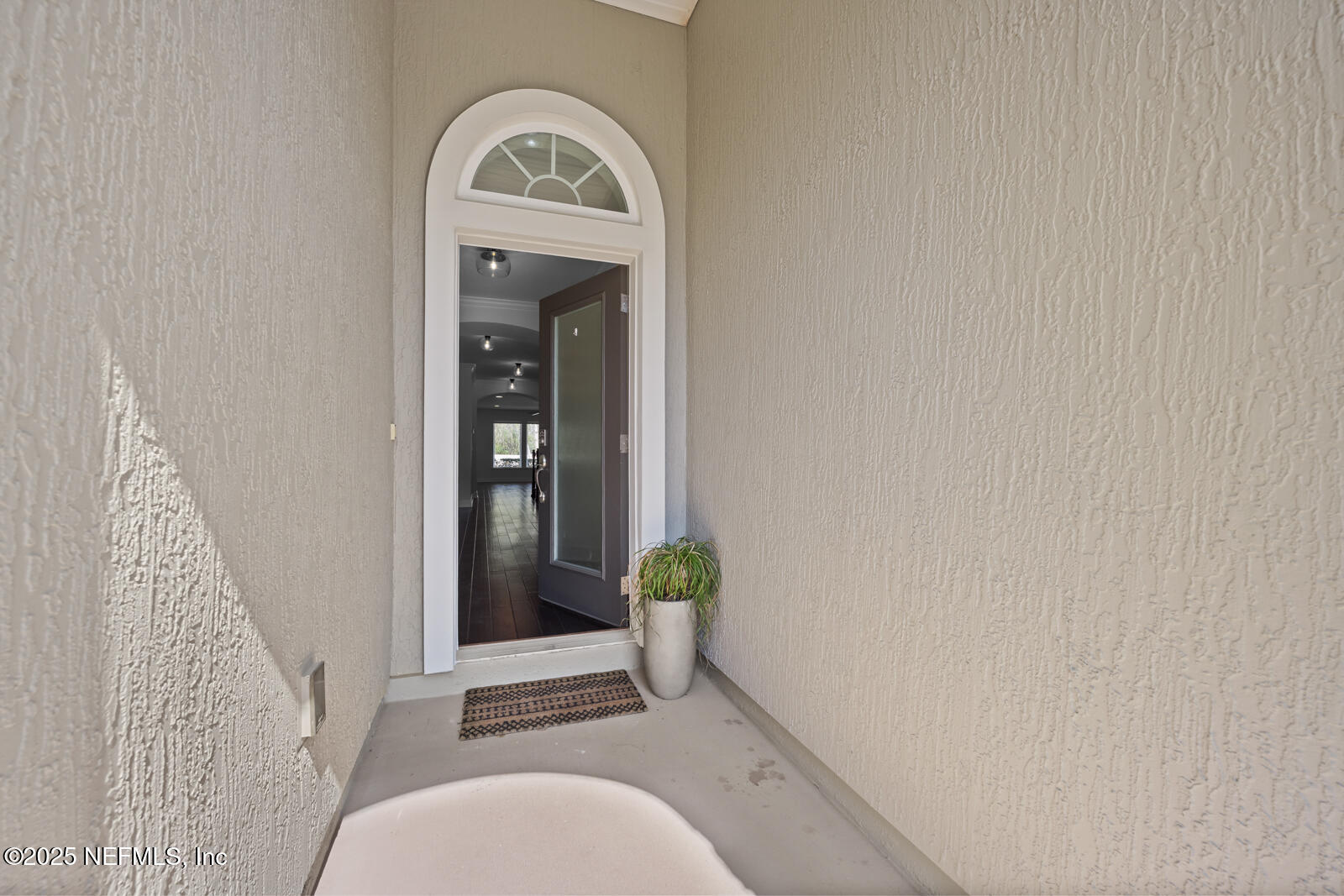 3512 CROSSVIEW Drive