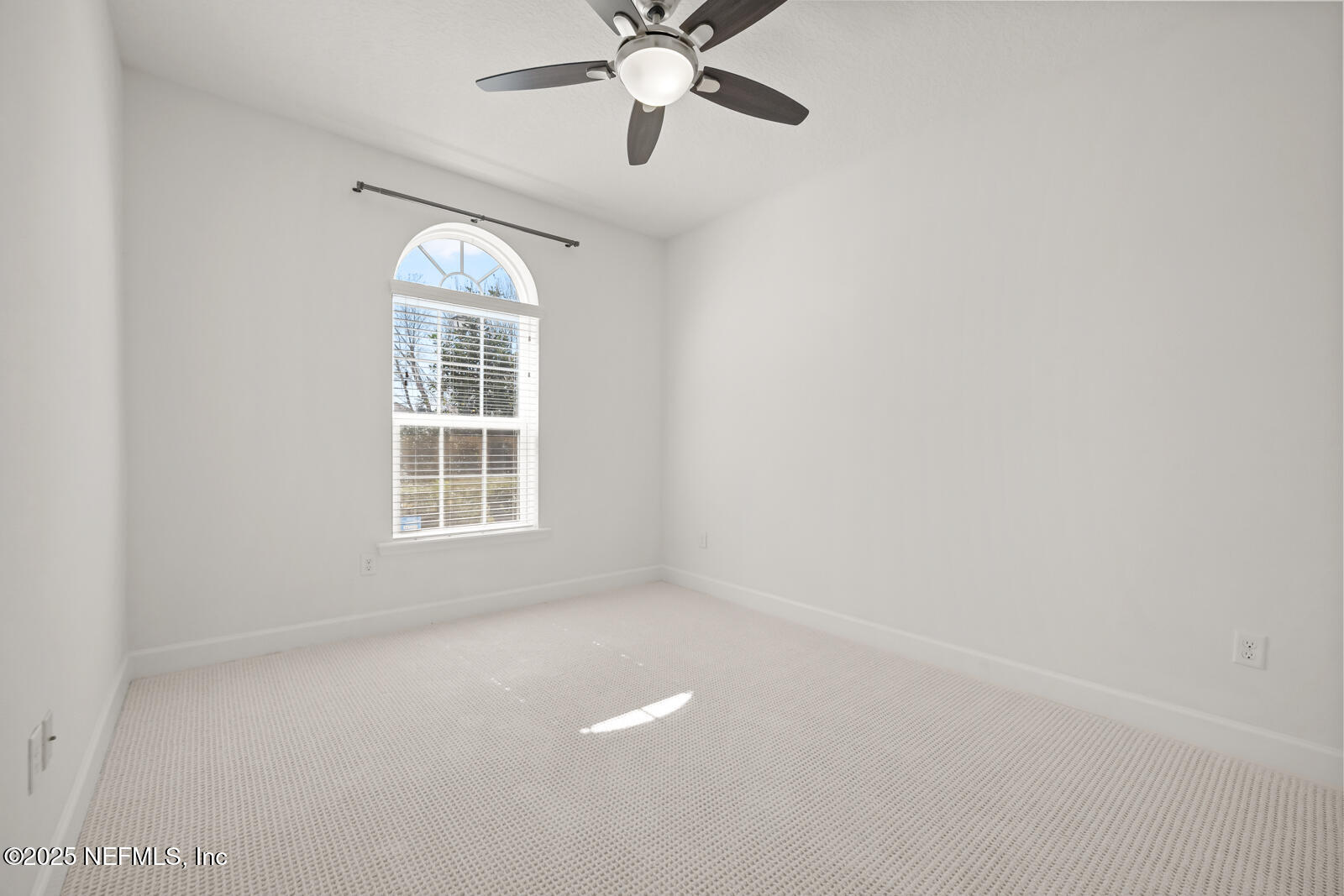 3512 CROSSVIEW Drive