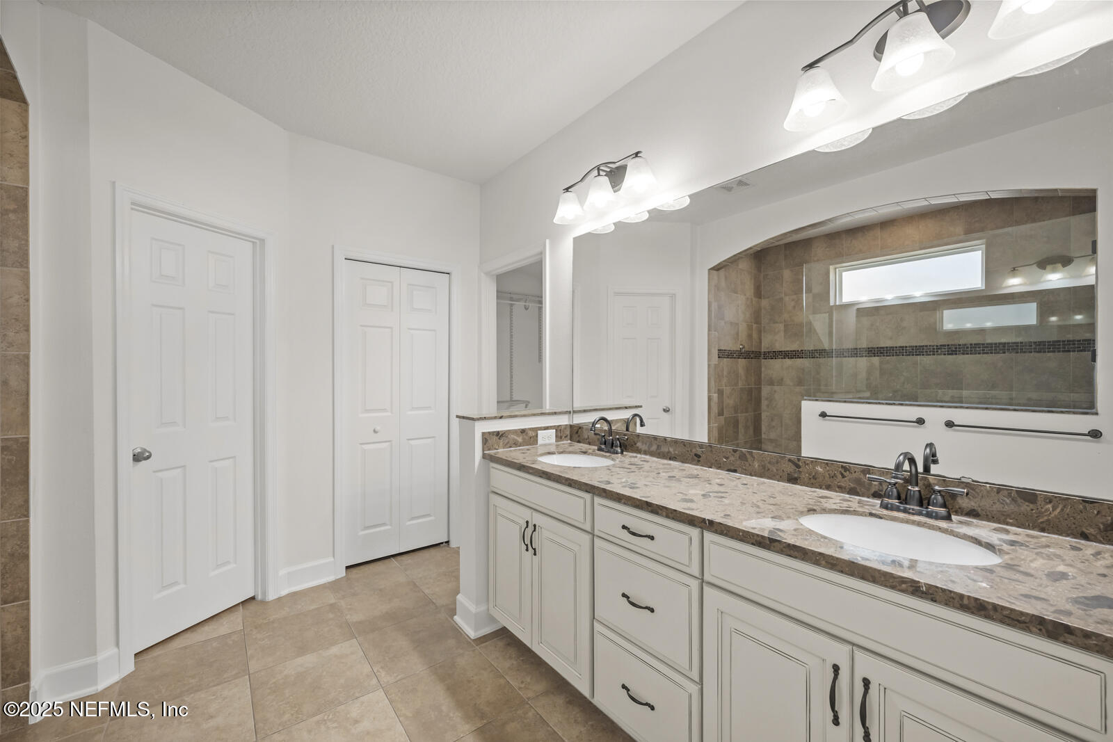 3512 CROSSVIEW Drive