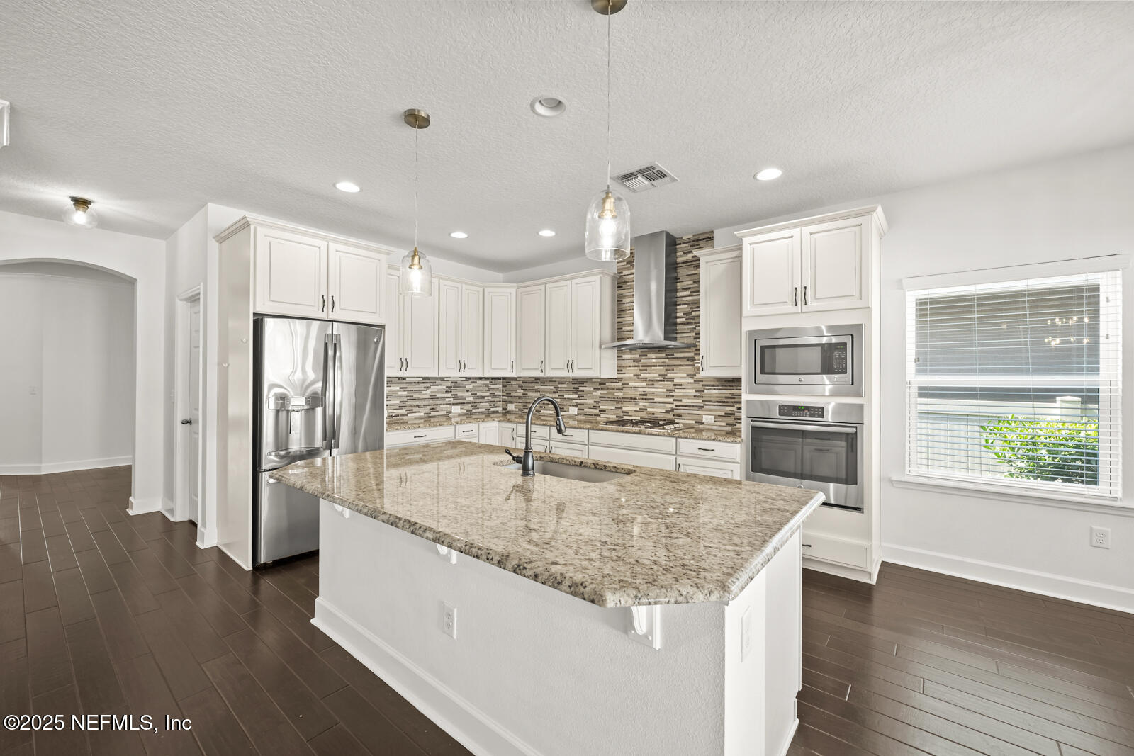 3512 CROSSVIEW Drive