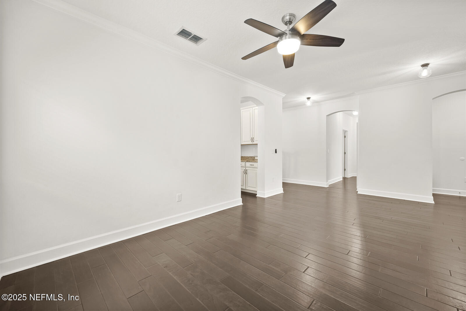 3512 CROSSVIEW Drive