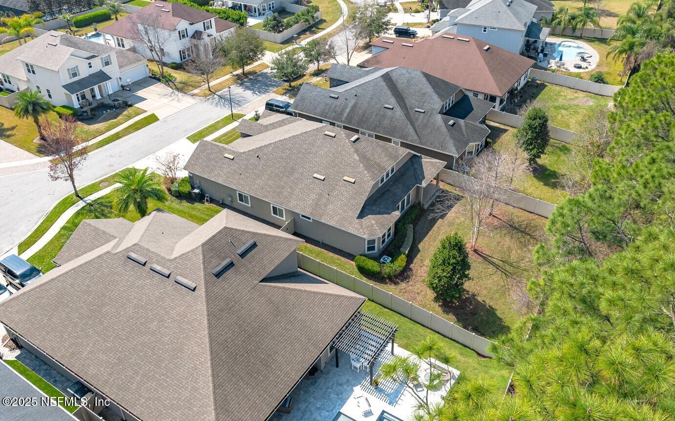 3512 CROSSVIEW Drive