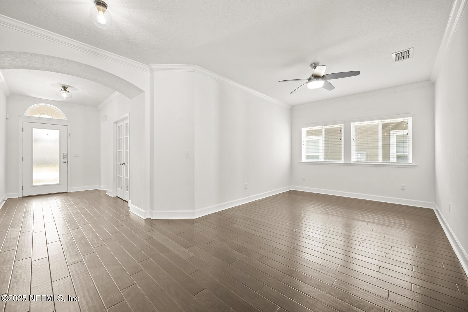 3512 CROSSVIEW Drive