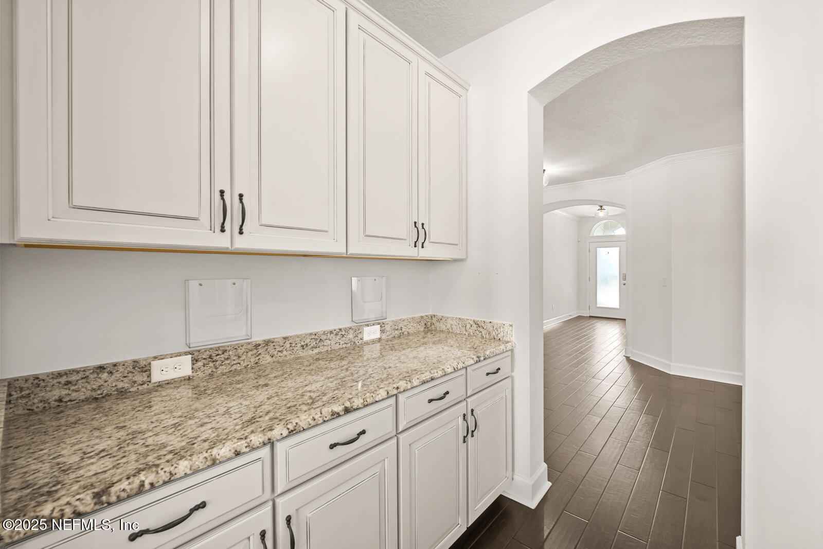 3512 CROSSVIEW Drive