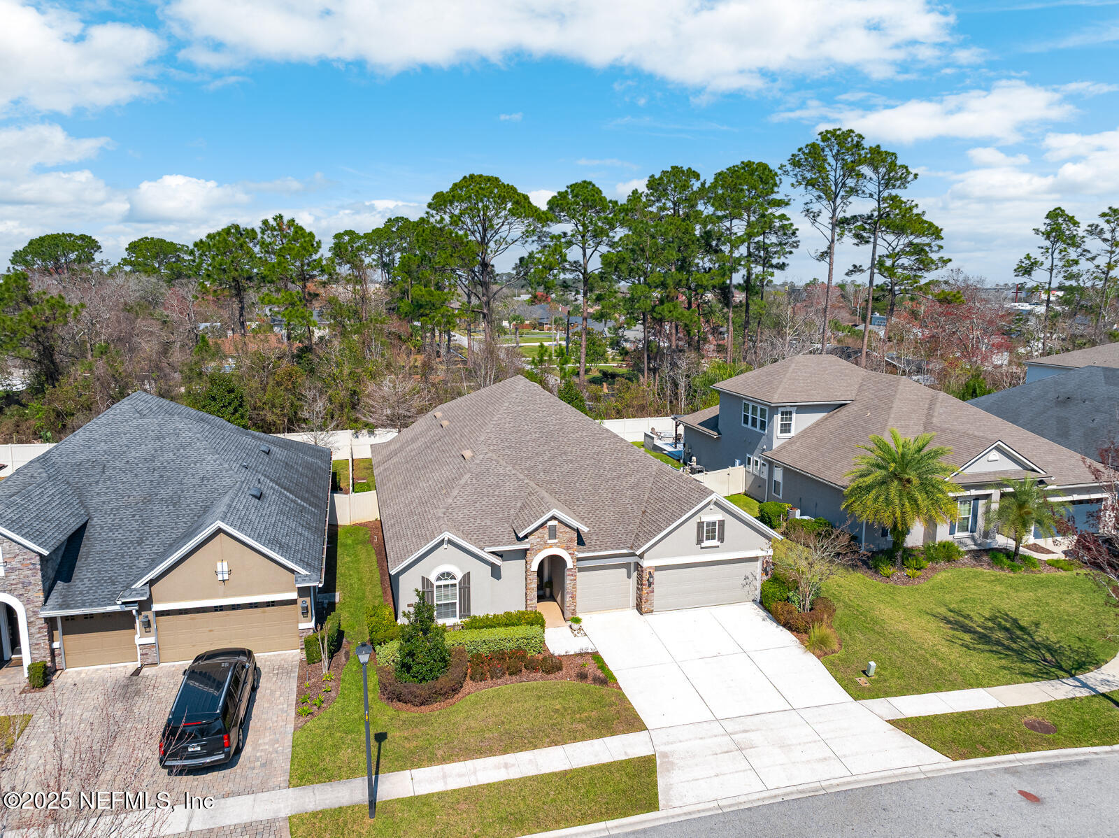 3512 CROSSVIEW Drive