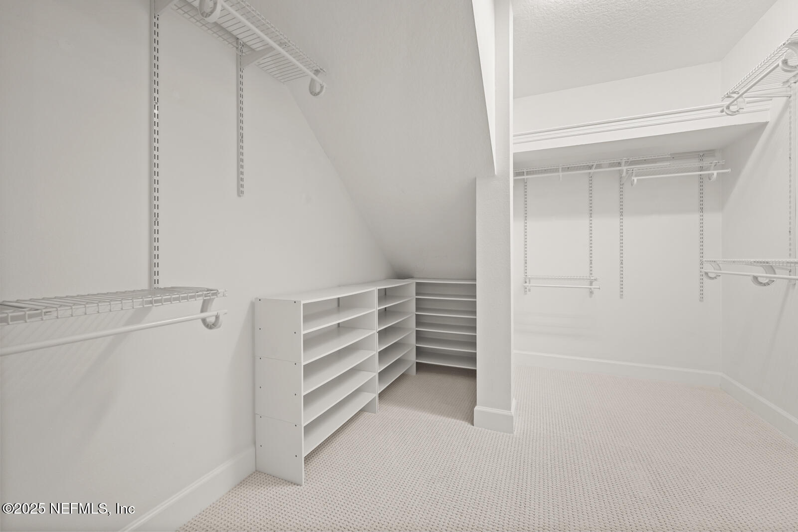 3512 CROSSVIEW Drive