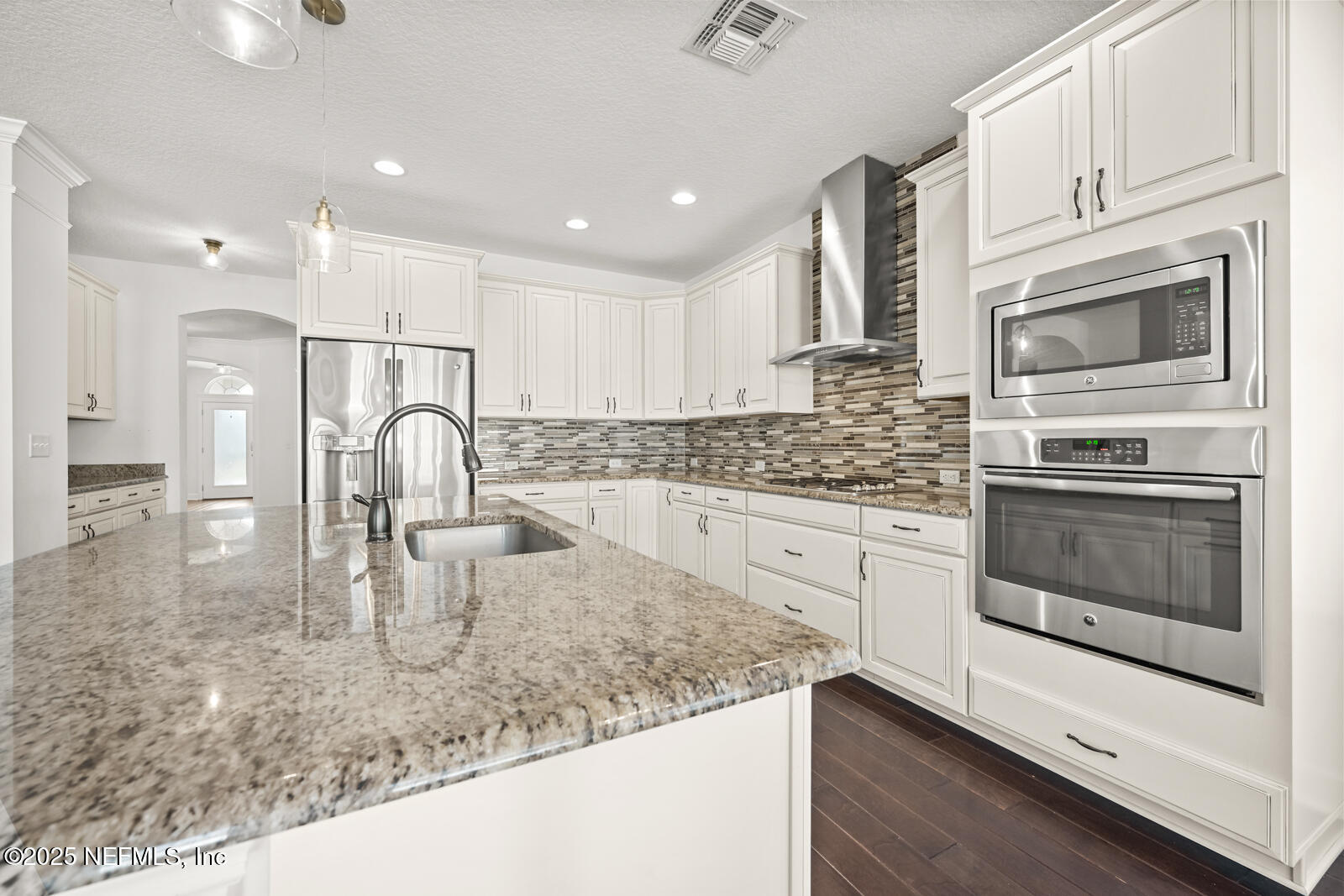 3512 CROSSVIEW Drive