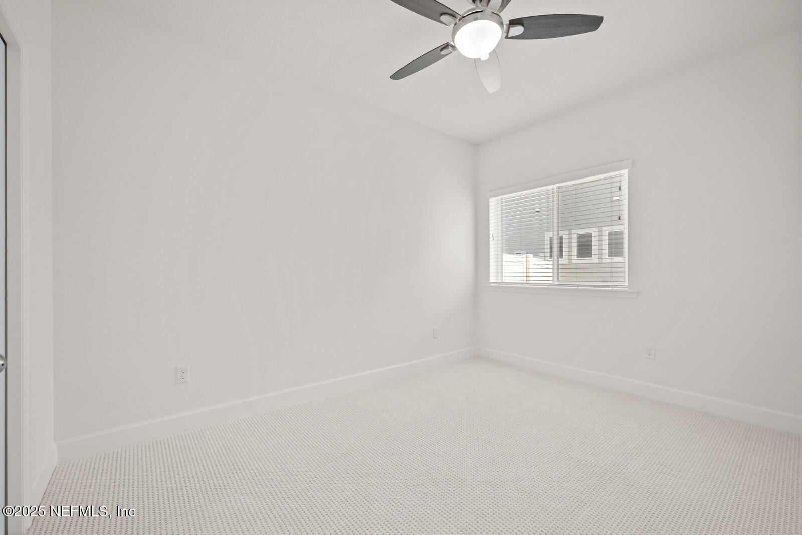 3512 CROSSVIEW Drive