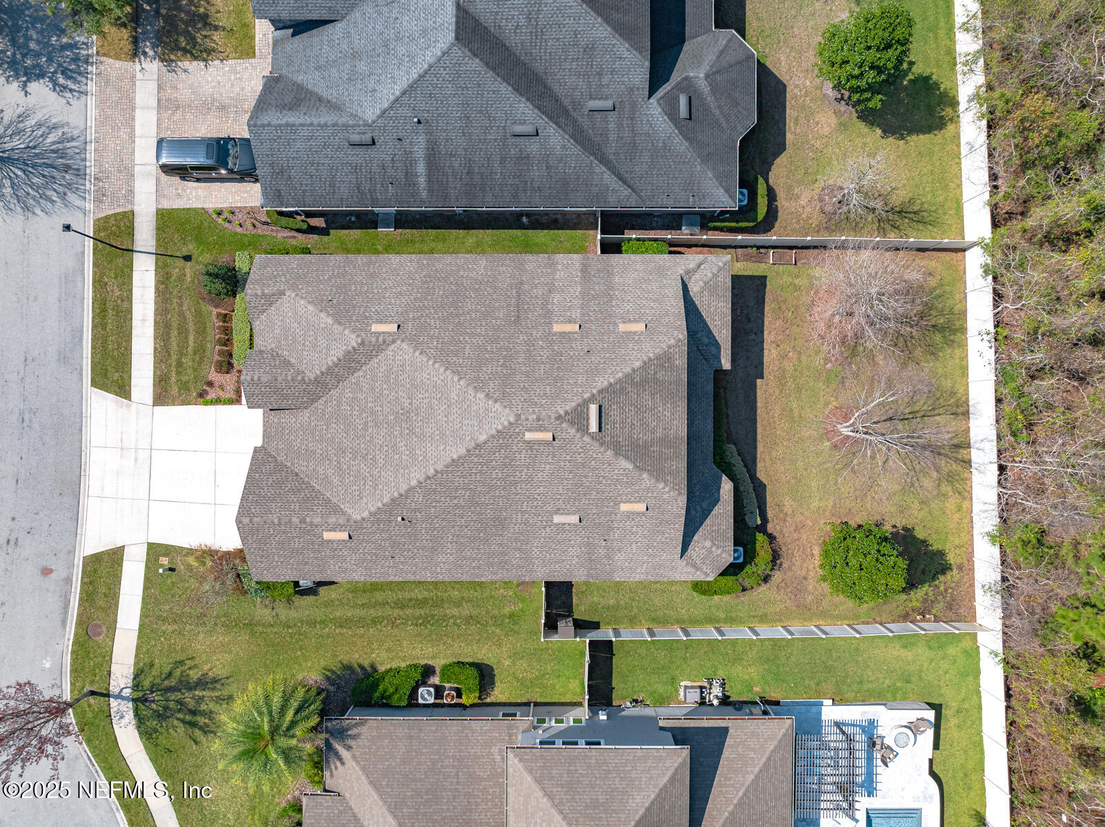 3512 CROSSVIEW Drive