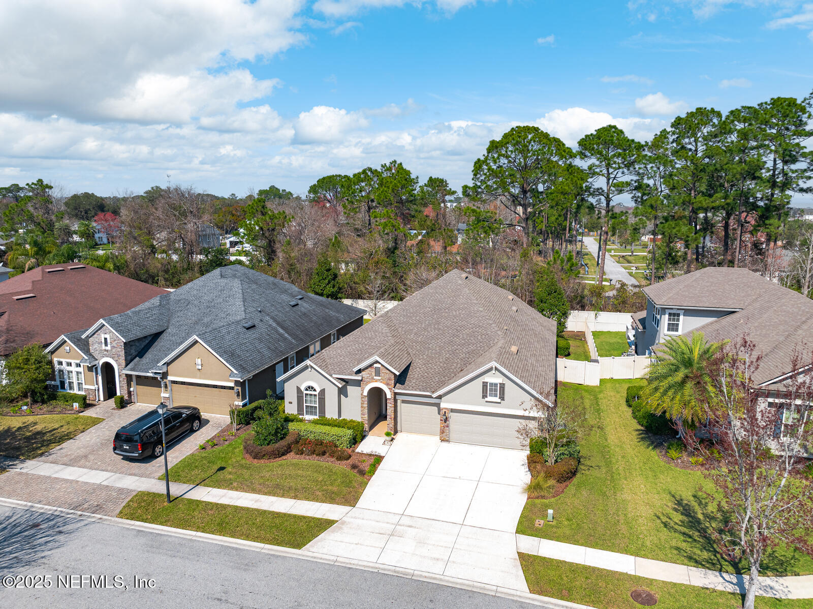 3512 CROSSVIEW Drive