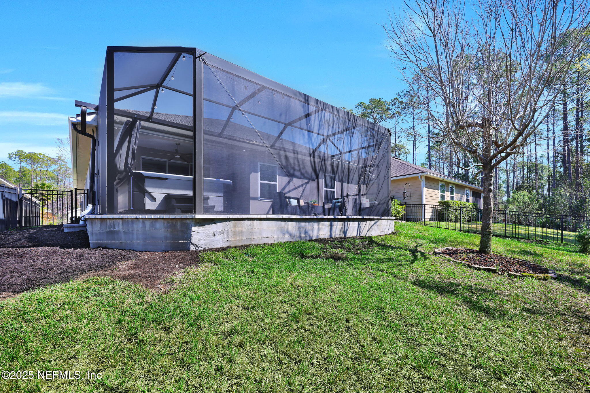386 ASPEN LEAF Drive